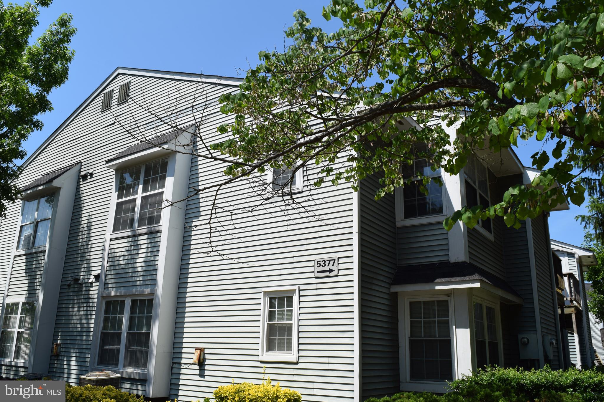 CLUSTERS AT WOODLAWN - Residential Lease