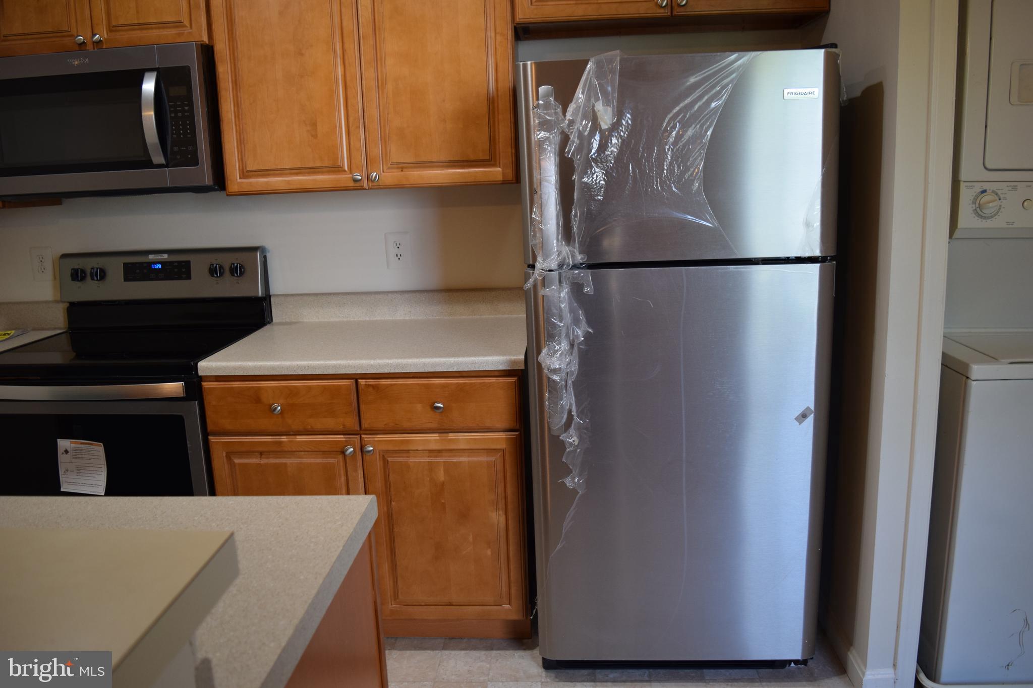 CLUSTERS AT WOODLAWN - Residential Lease