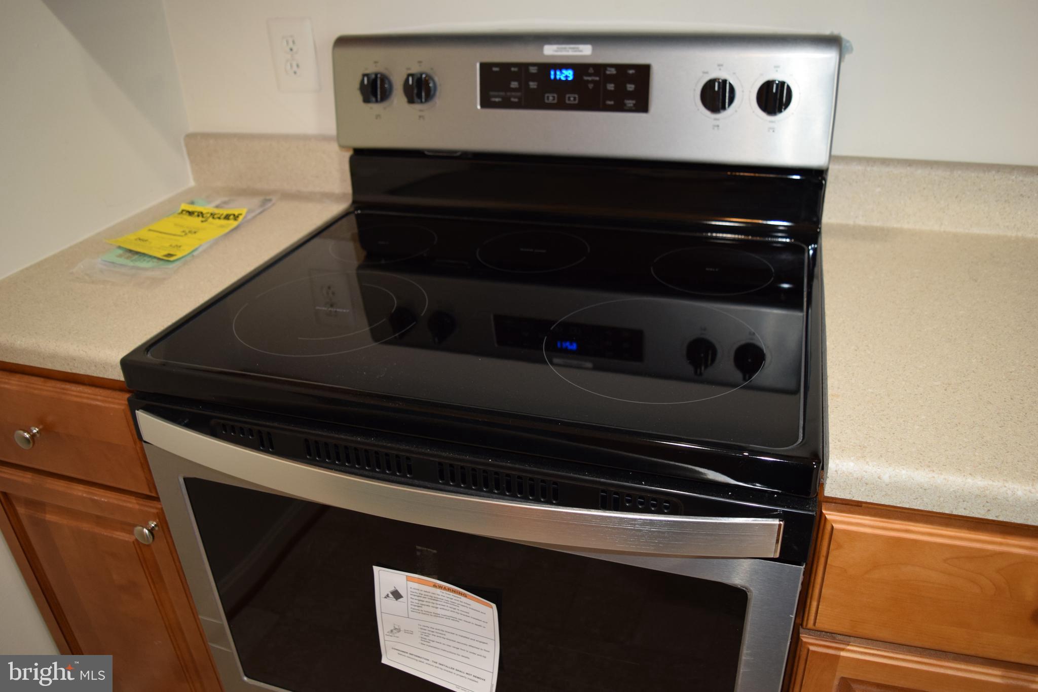 CLUSTERS AT WOODLAWN - Residential Lease