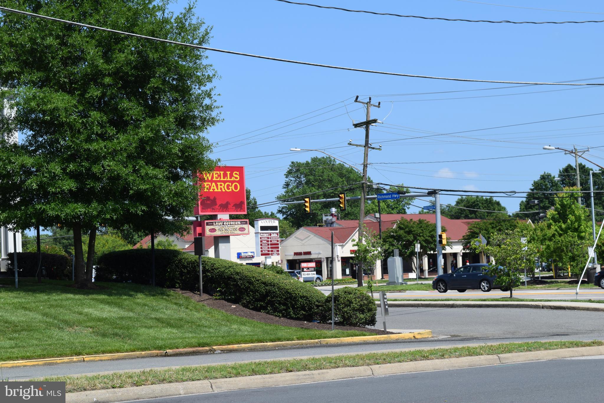 CLUSTERS AT WOODLAWN - Residential Lease