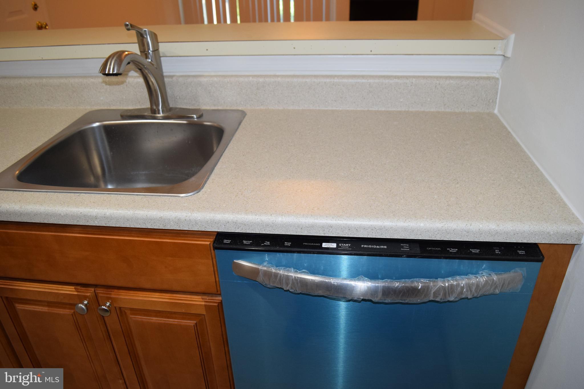 CLUSTERS AT WOODLAWN - Residential Lease