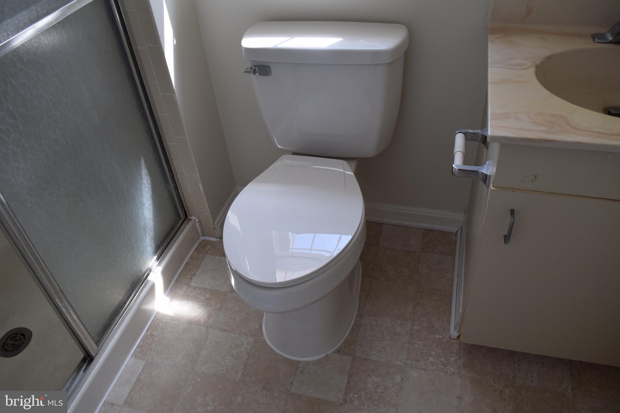 CLUSTERS AT WOODLAWN - Residential Lease