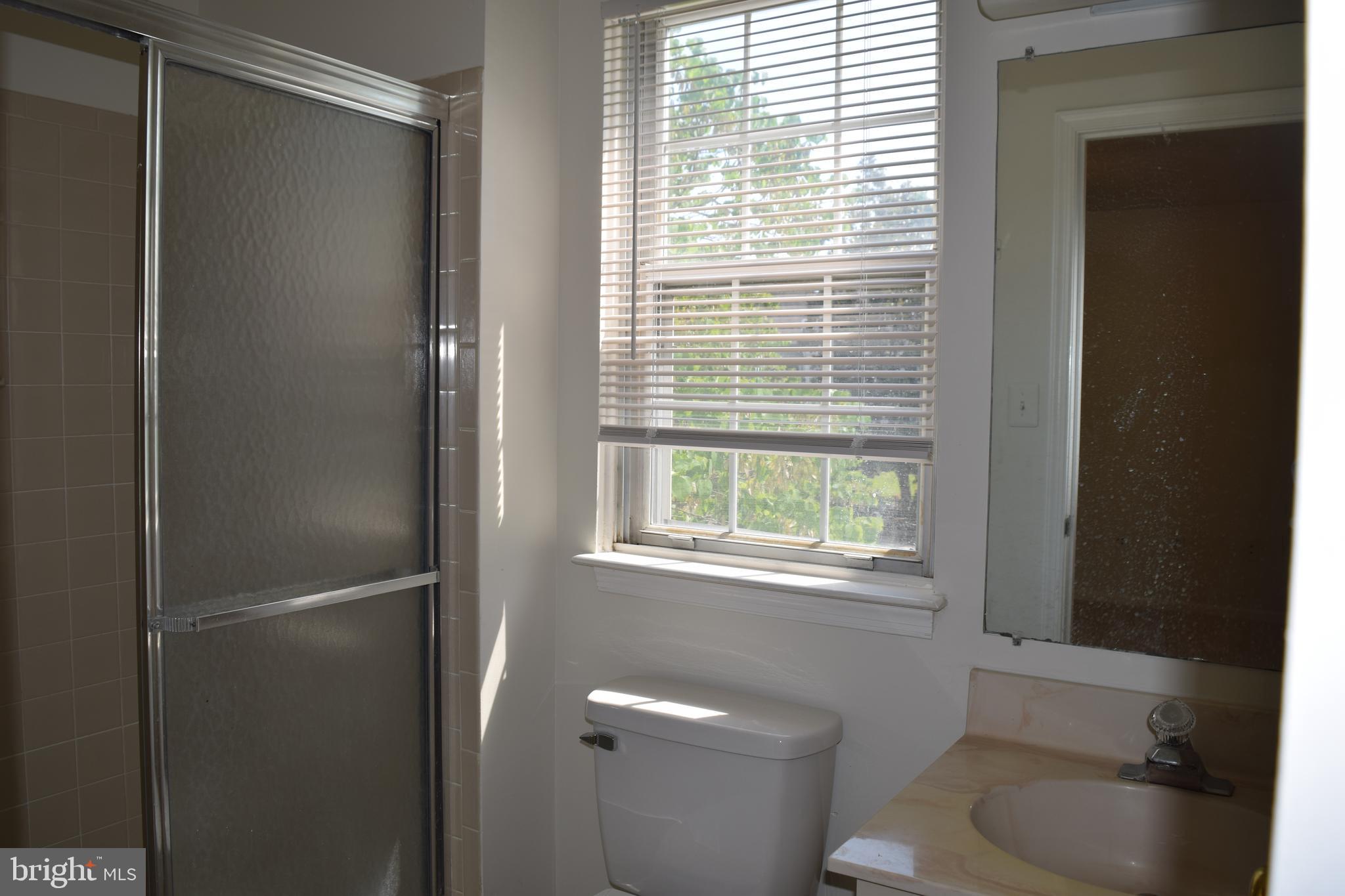 CLUSTERS AT WOODLAWN - Residential Lease