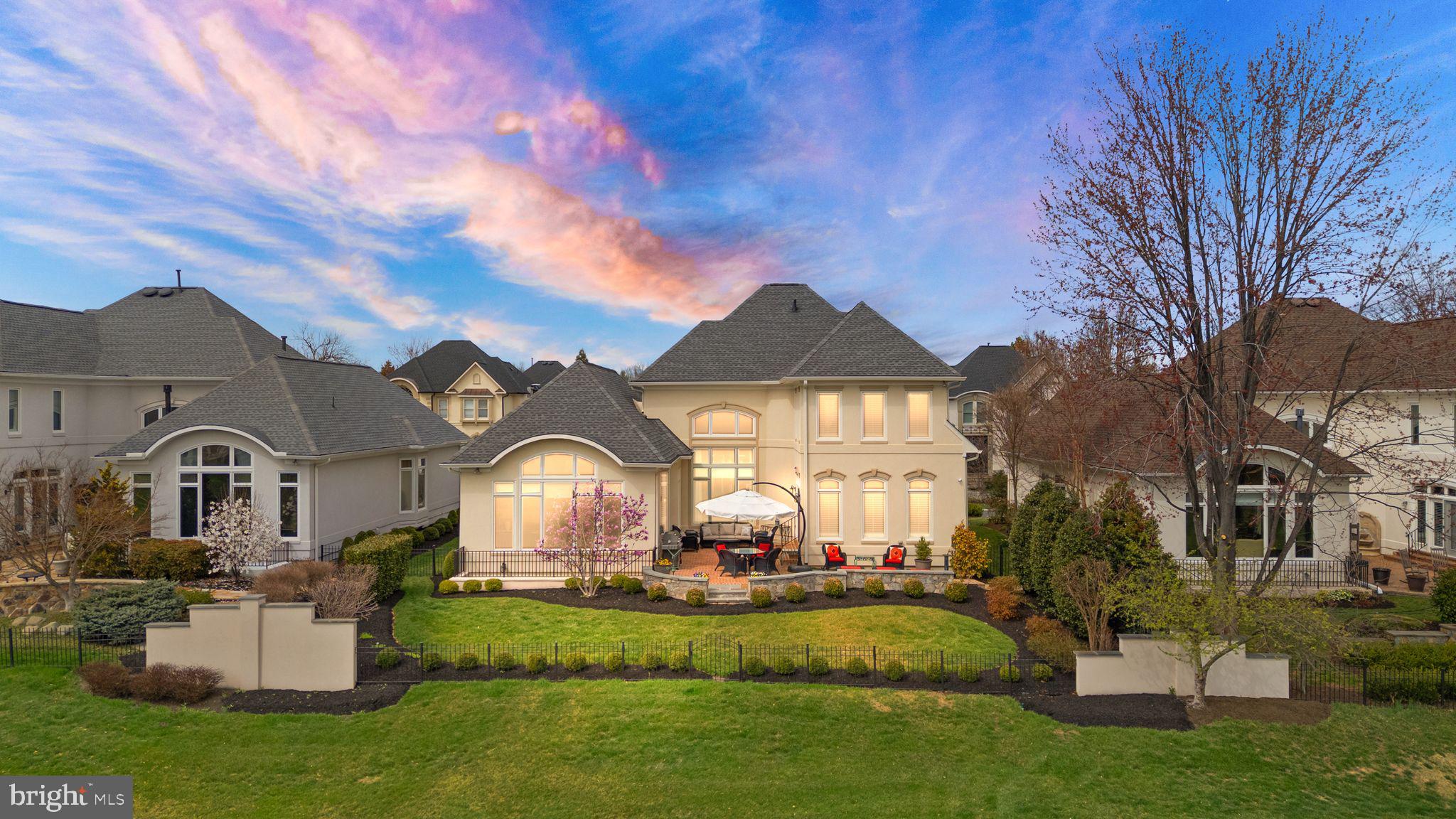 RIVER CREEK - Residential