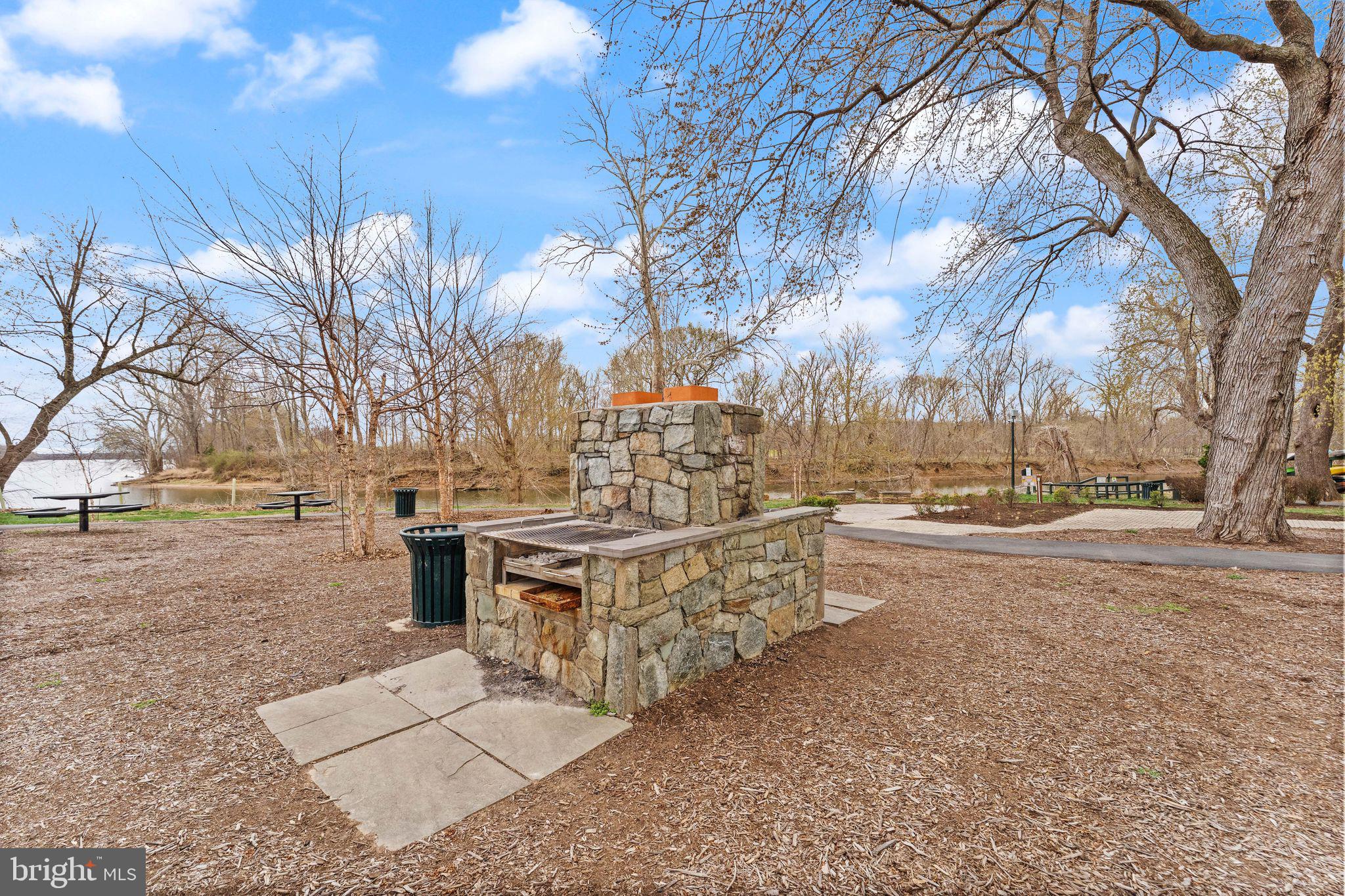 RIVER CREEK - Residential