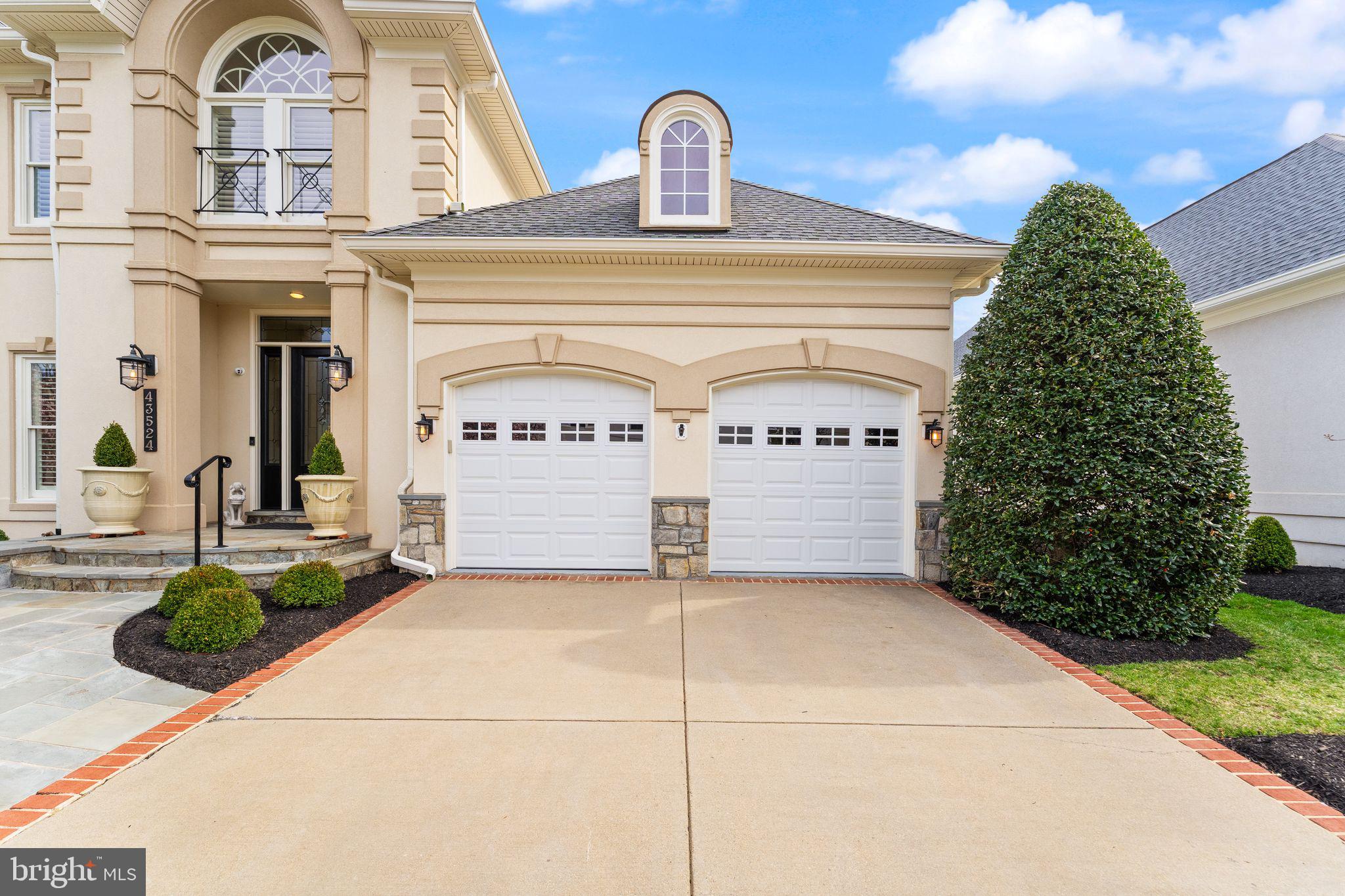 RIVER CREEK - Residential