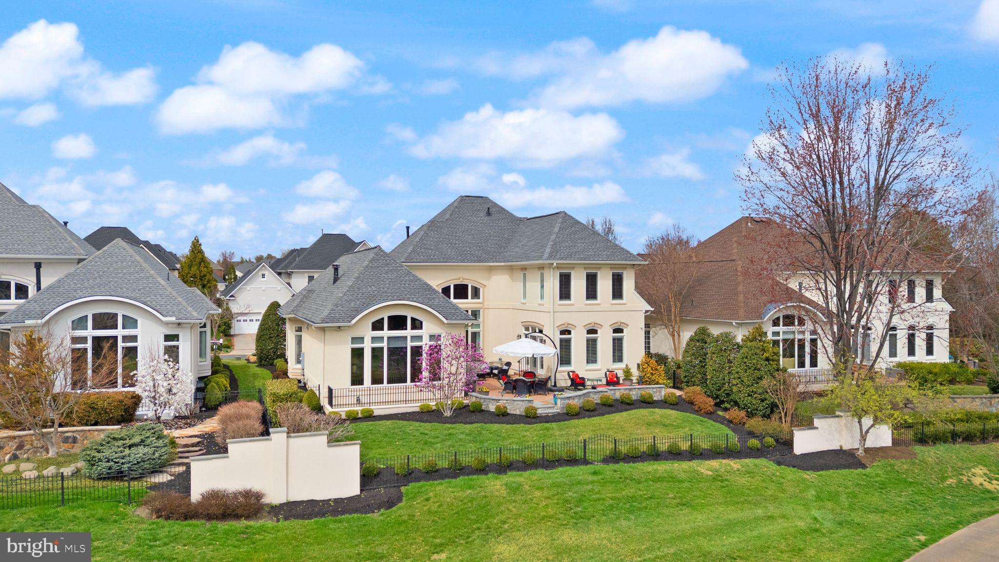 RIVER CREEK - Residential