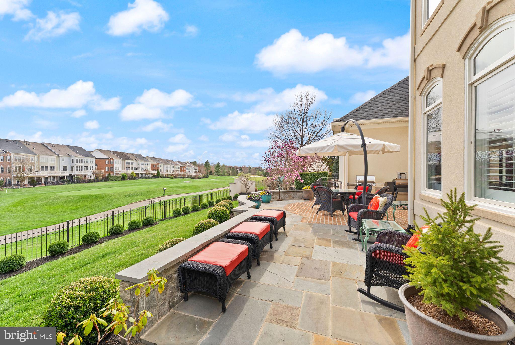 RIVER CREEK - Residential