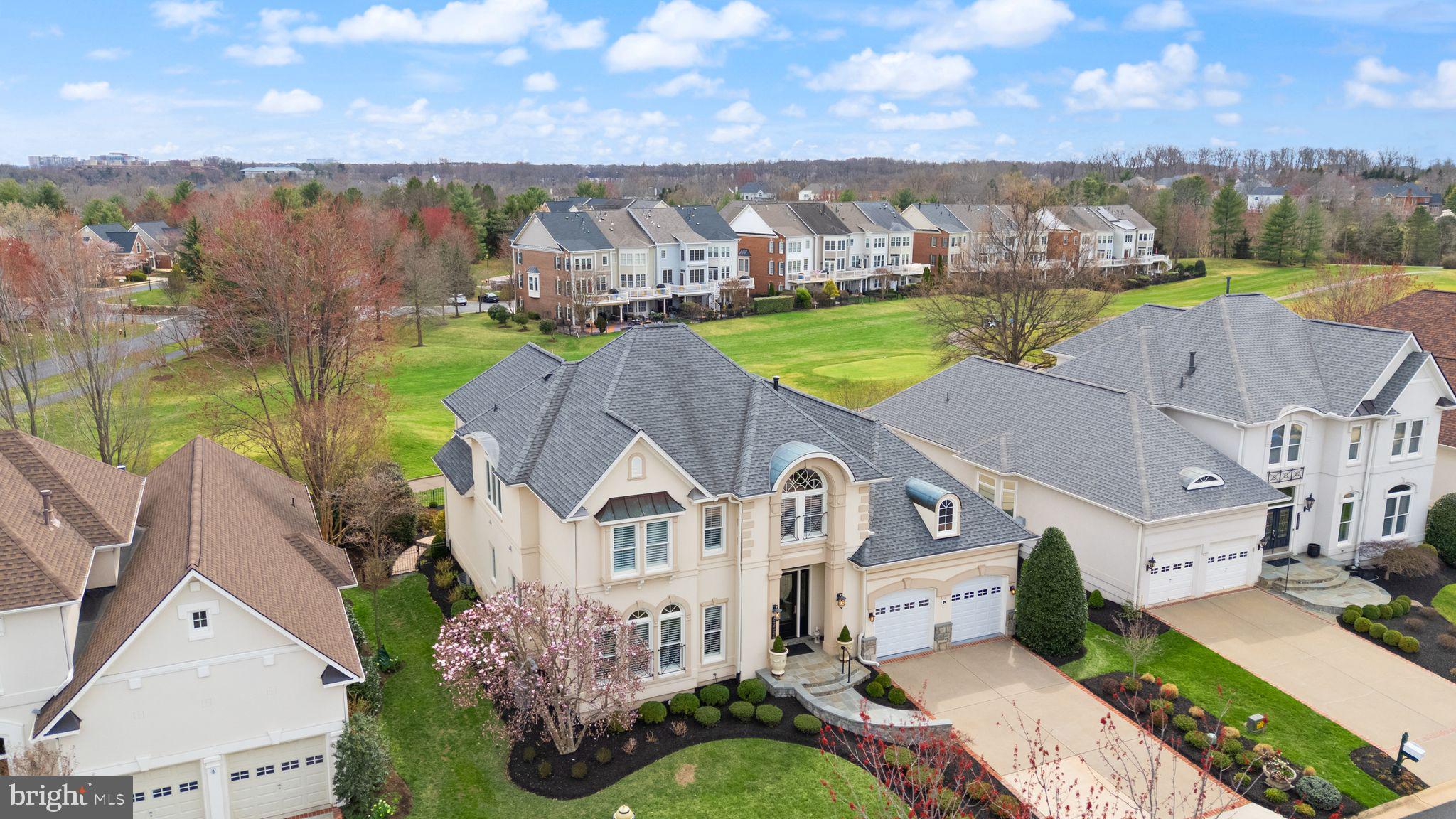 RIVER CREEK - Residential