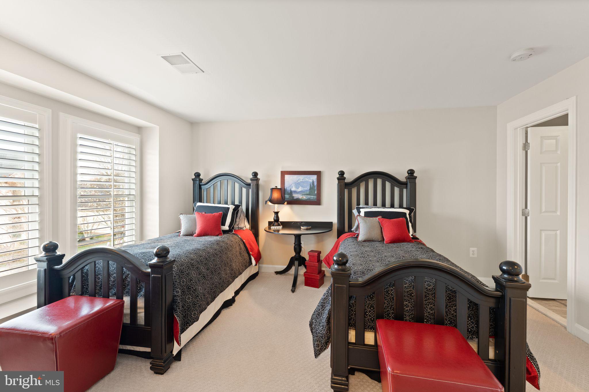 RIVER CREEK - Residential