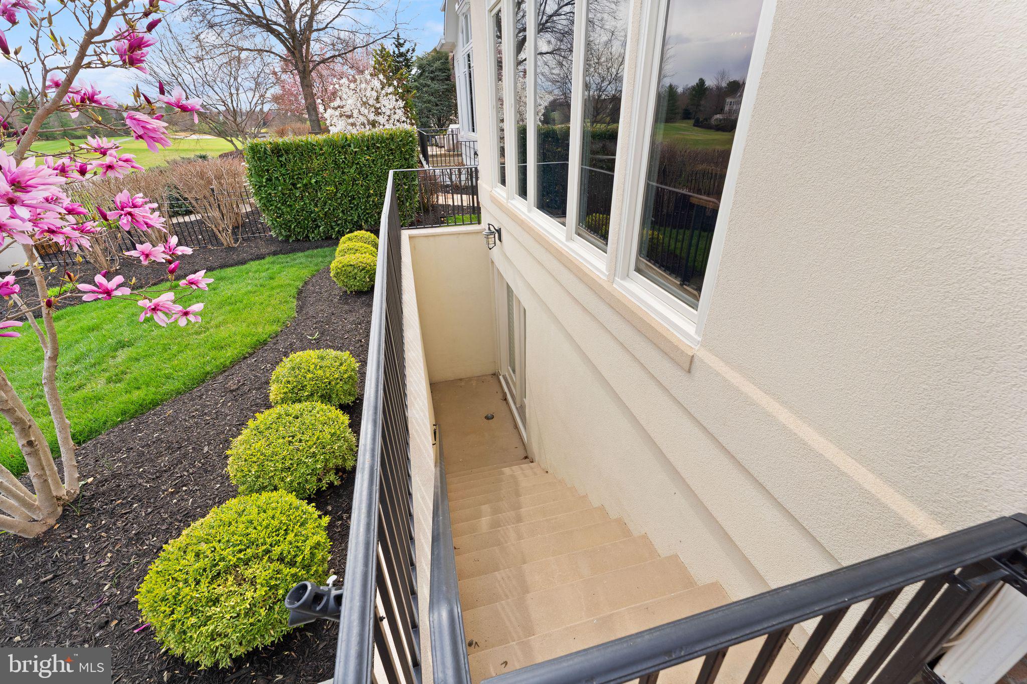 RIVER CREEK - Residential