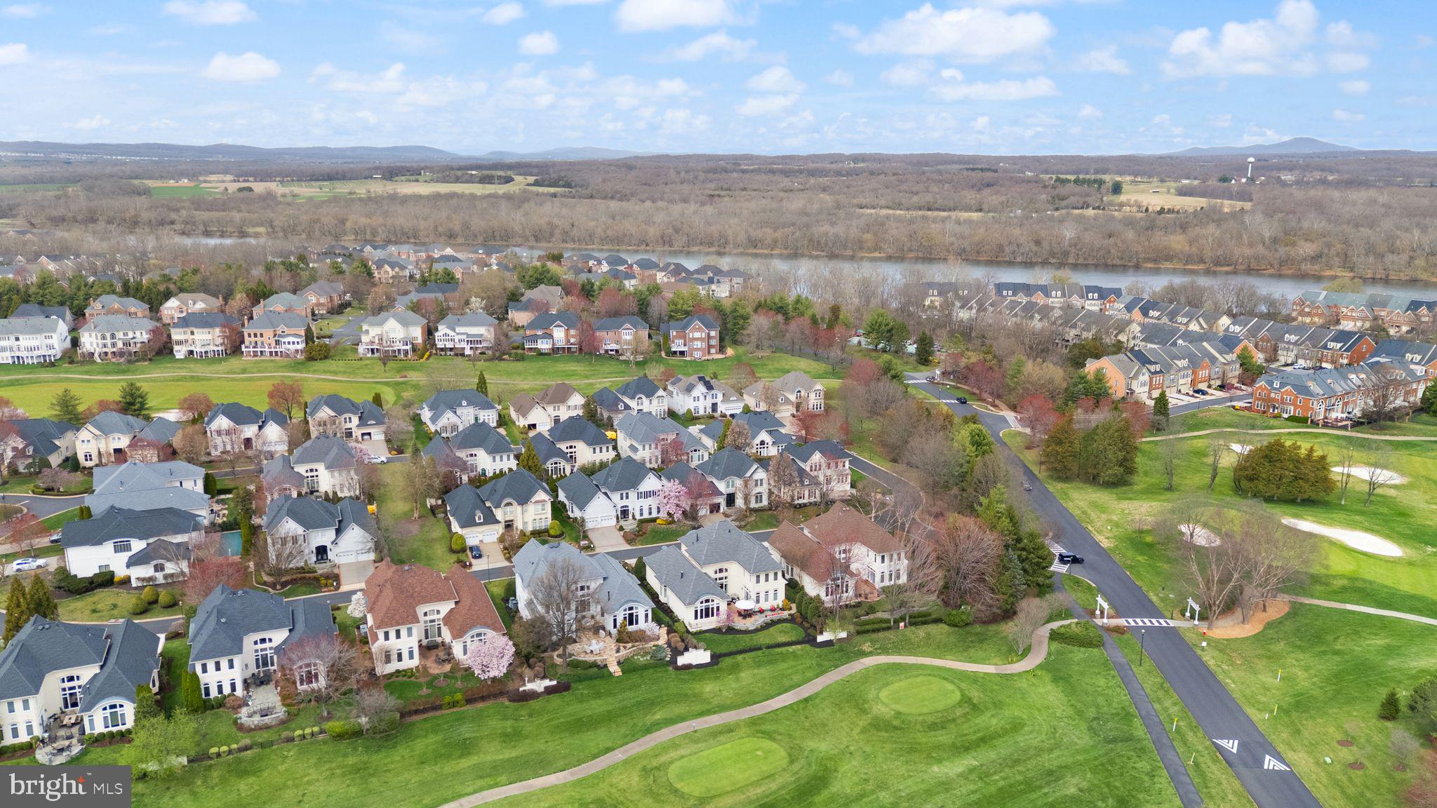 RIVER CREEK - Residential