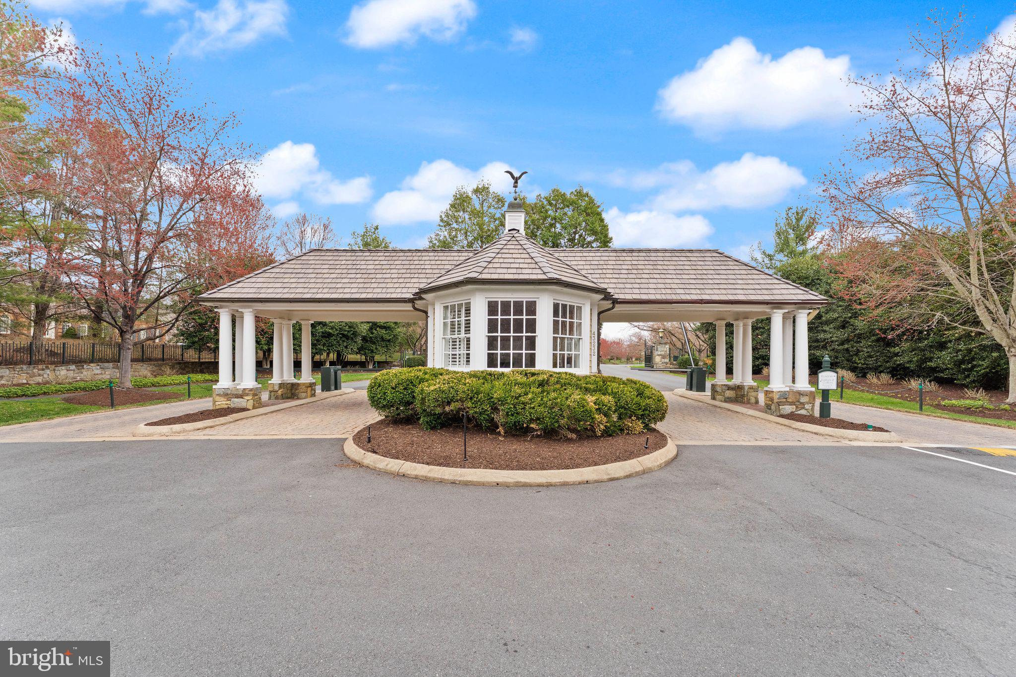 RIVER CREEK - Residential