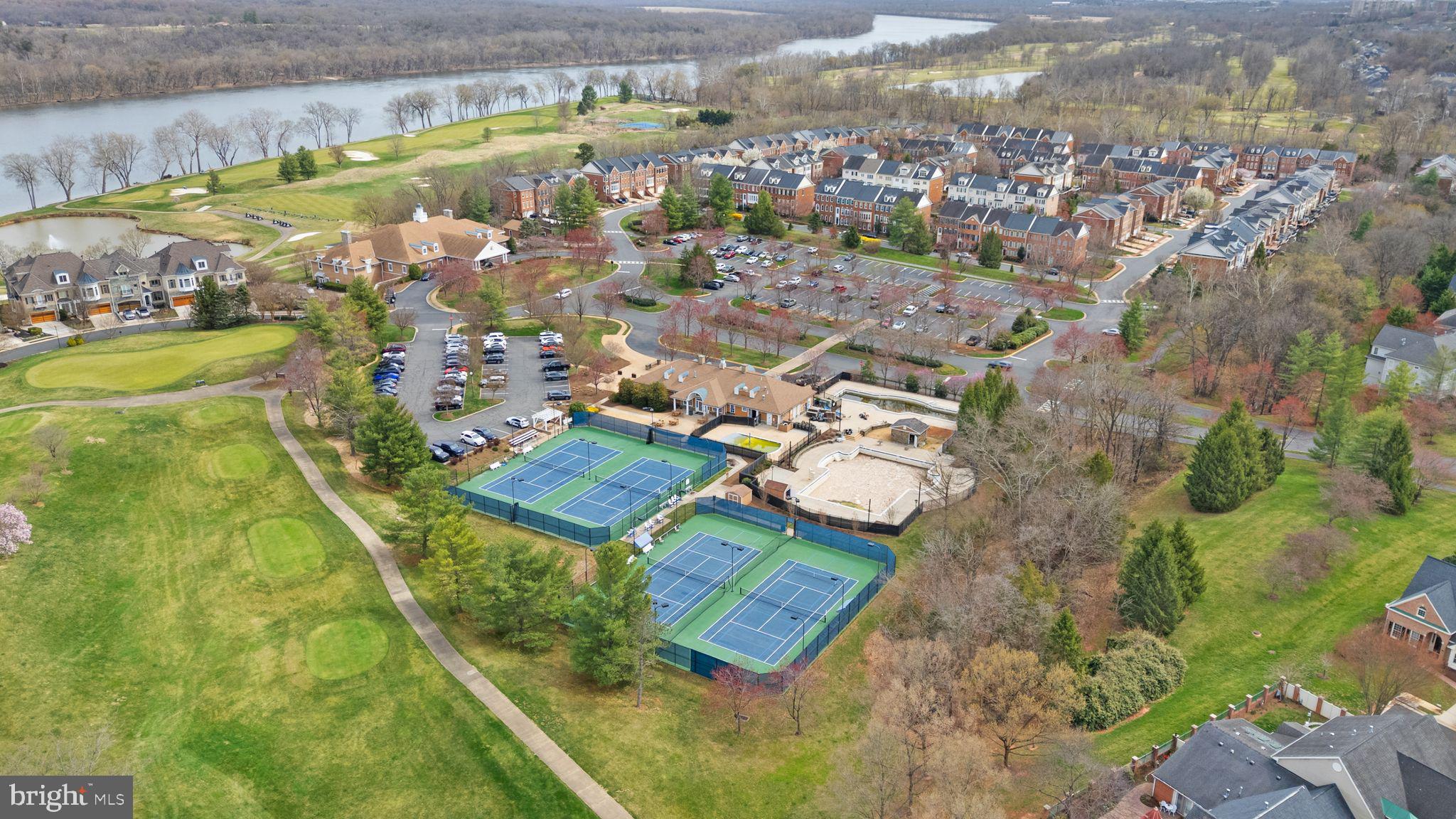 RIVER CREEK - Residential