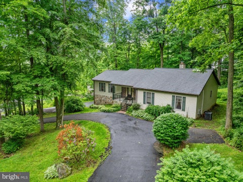 Homes For Sale - 1928 Mimosa Lane<br/> POTTSTOWN, PA 19464