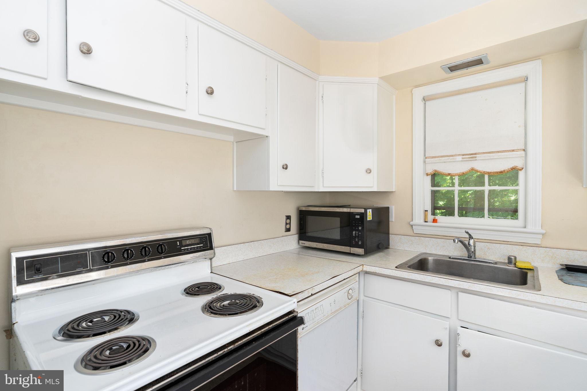 BARCROFT HILLS - Residential