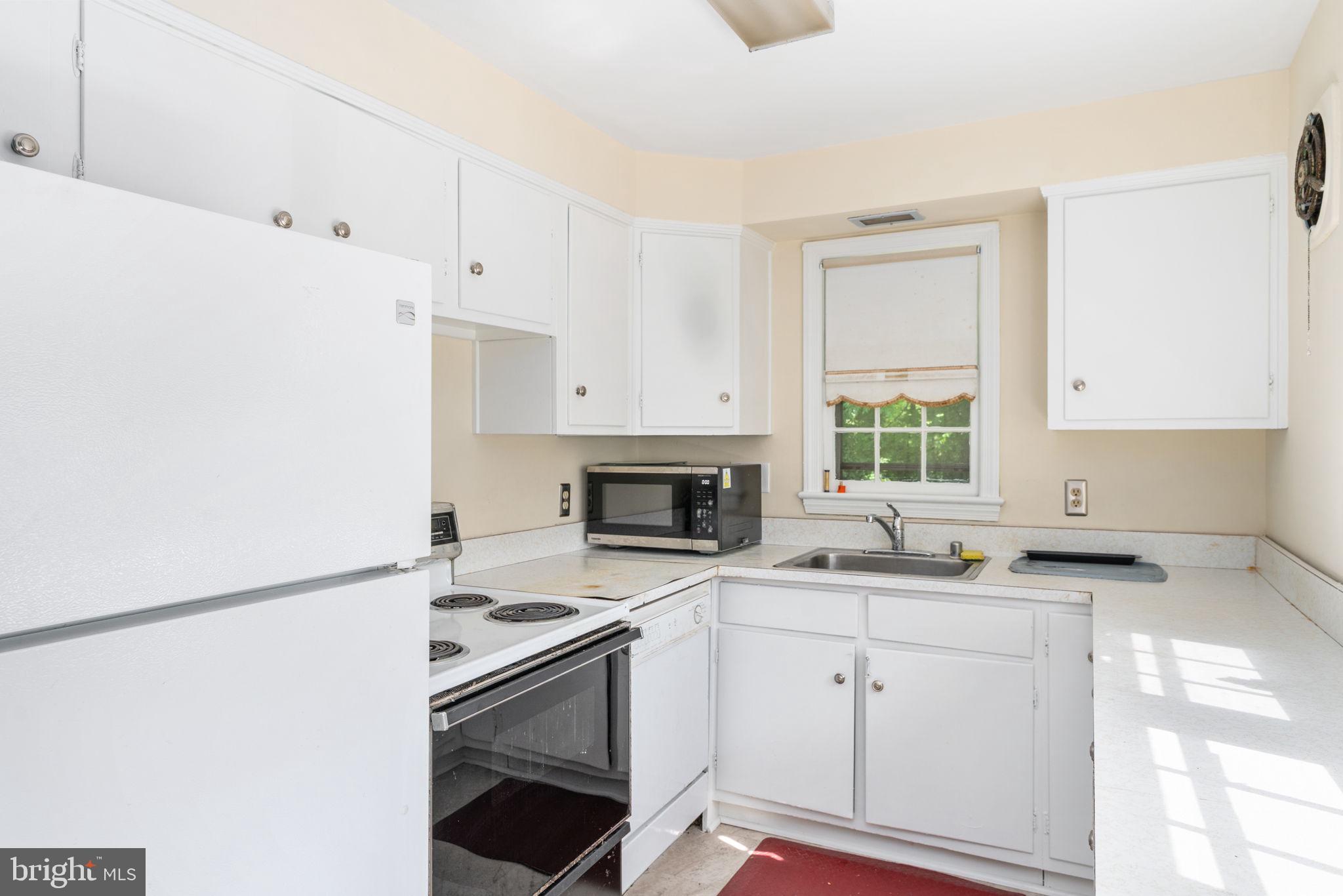 BARCROFT HILLS - Residential