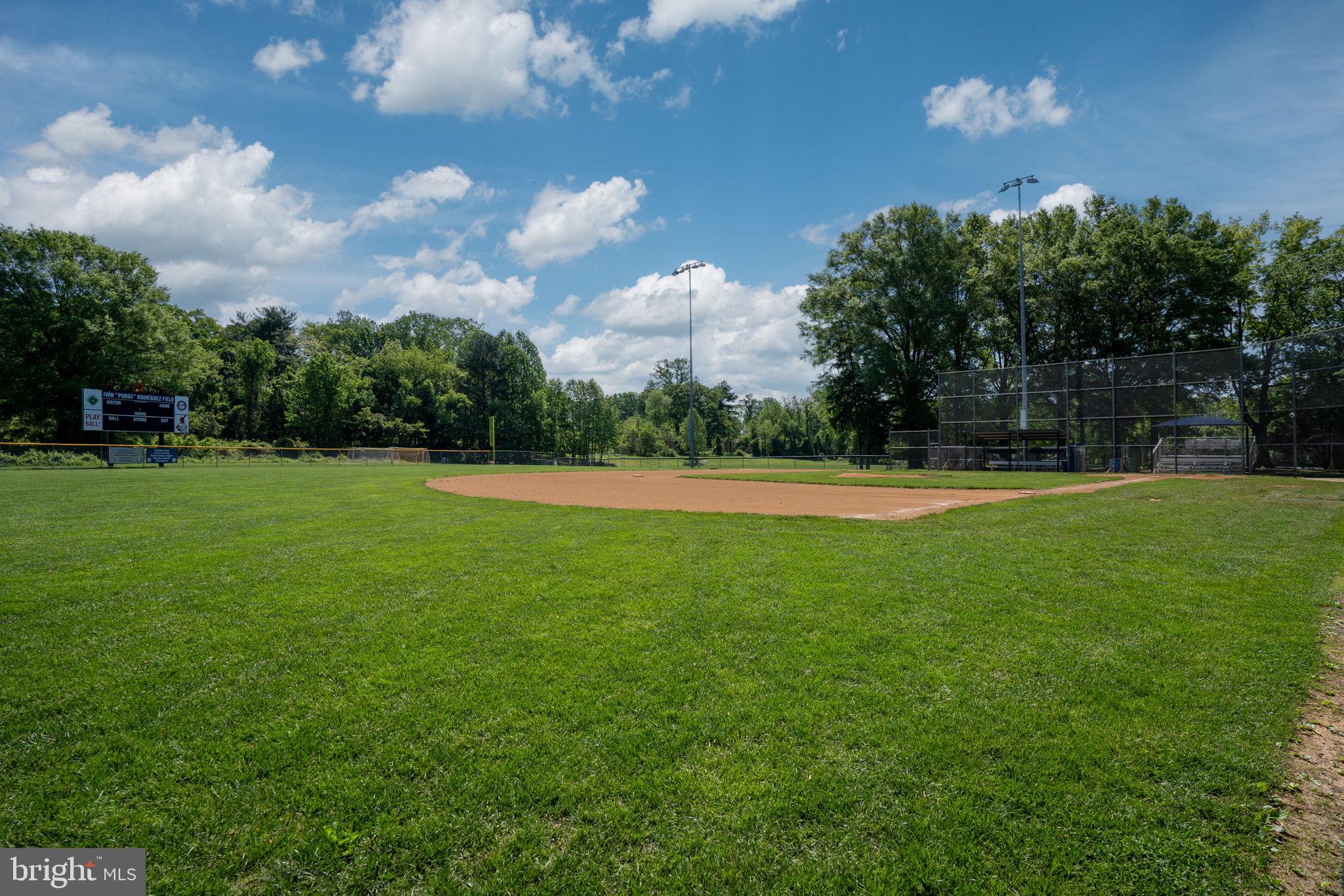 BARCROFT HILLS - Residential