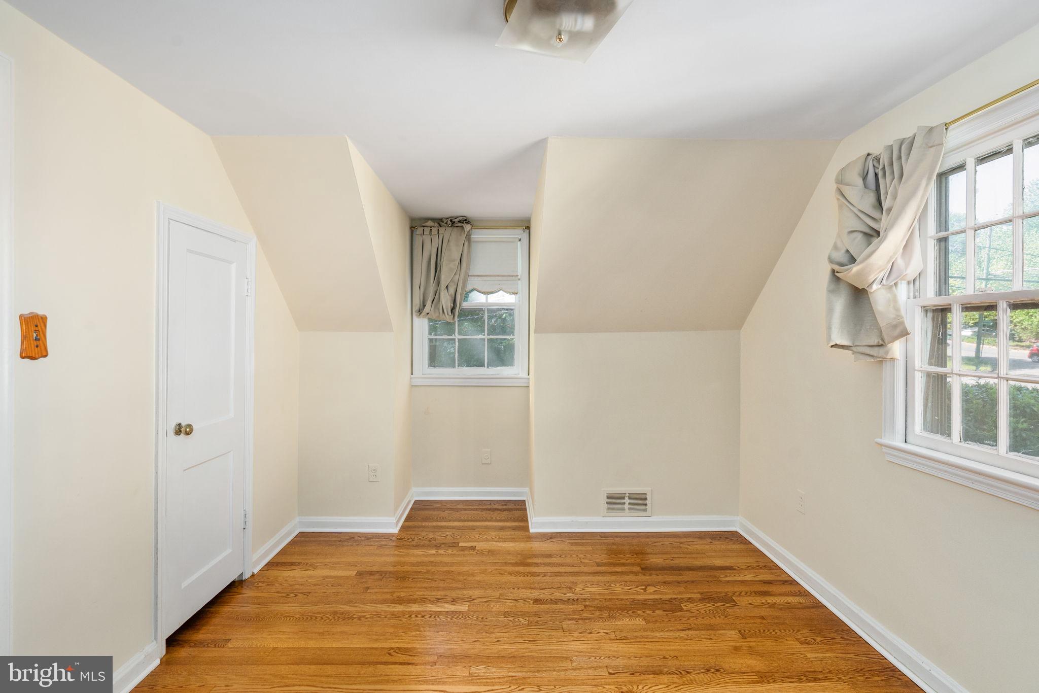 BARCROFT HILLS - Residential