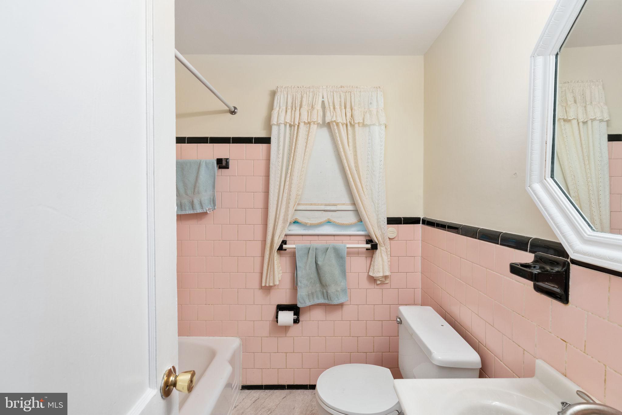 BARCROFT HILLS - Residential