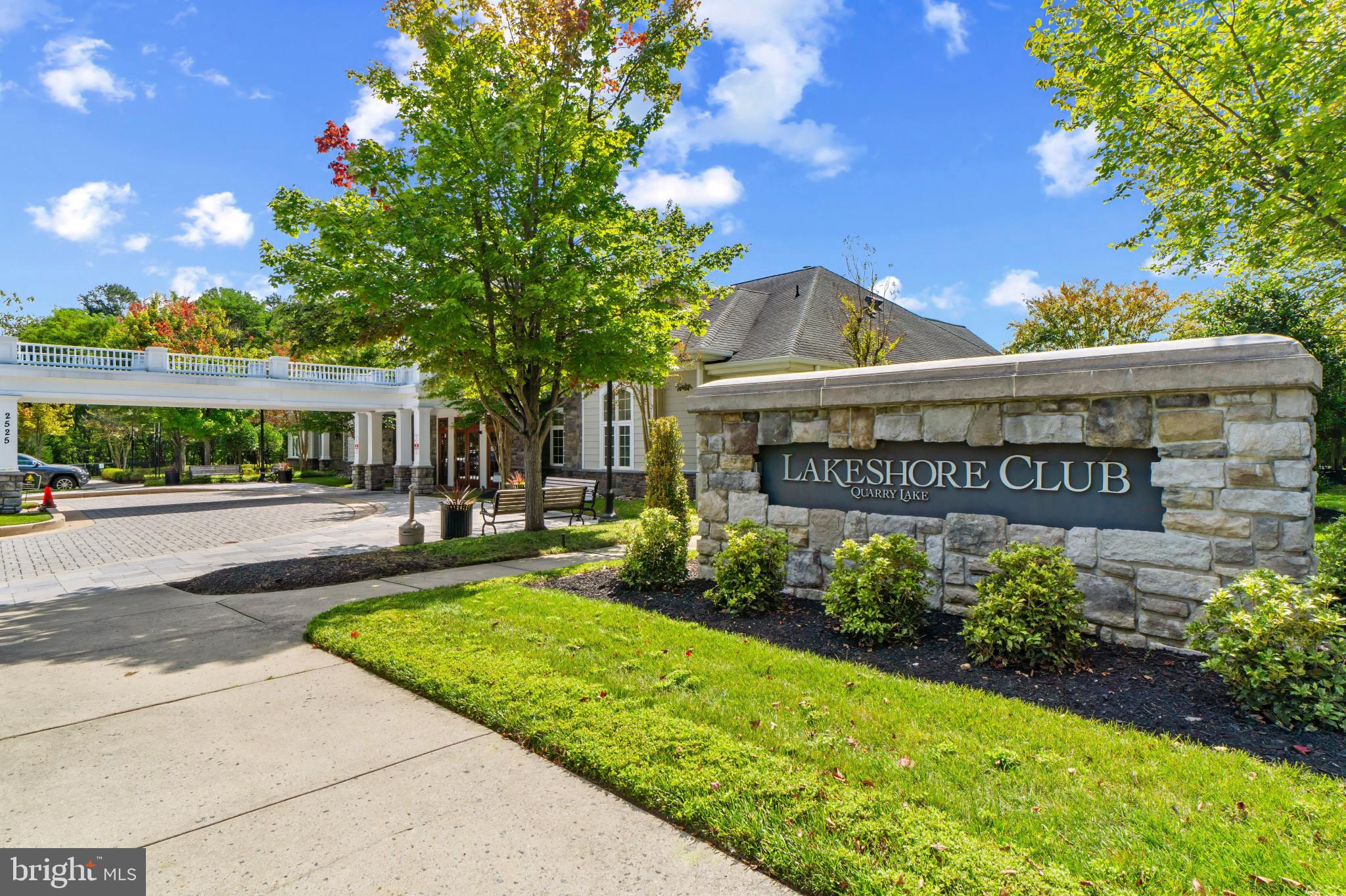 THE BLUFFS AT QUARRY LAKE - Residential