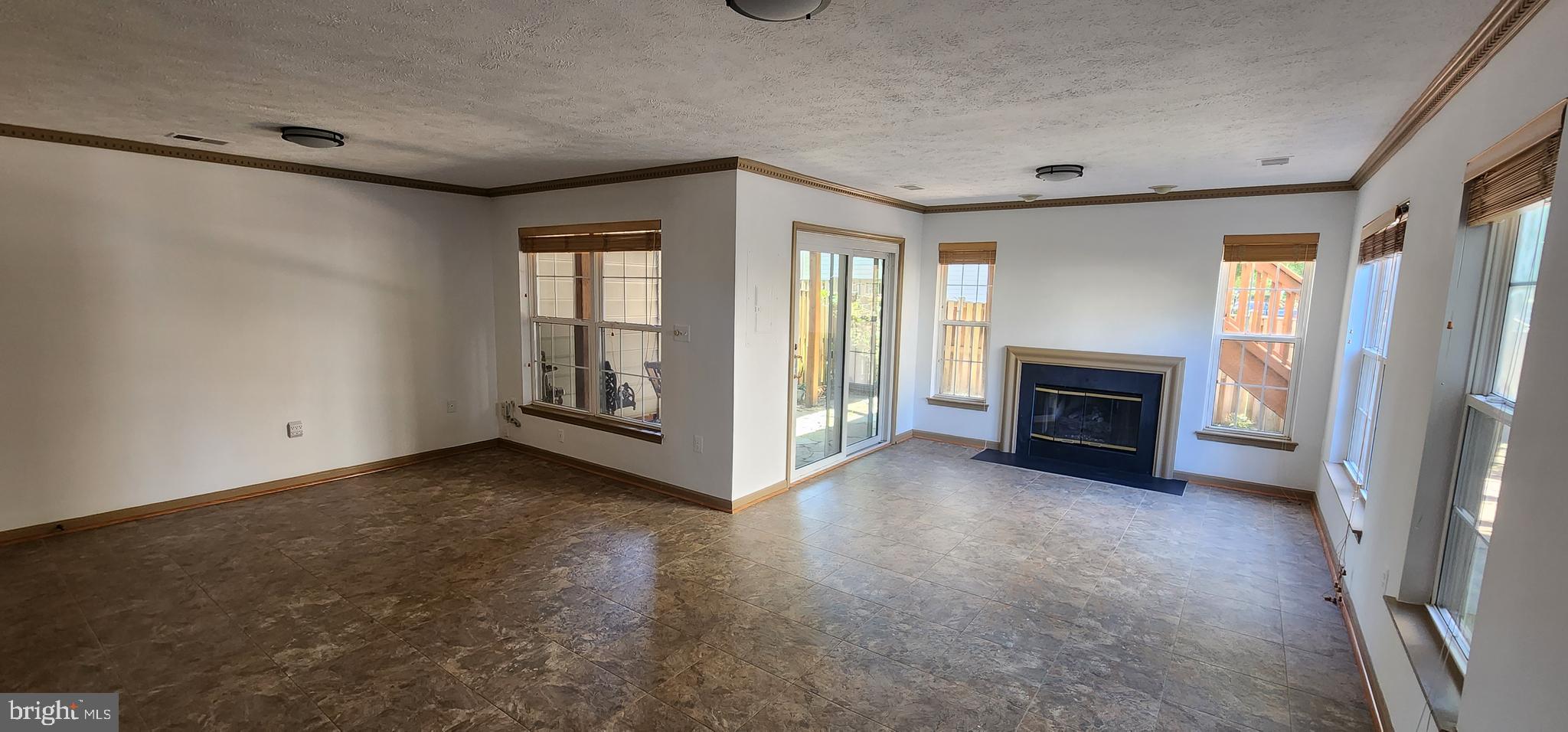 POTOMAC LAKES - Residential Lease