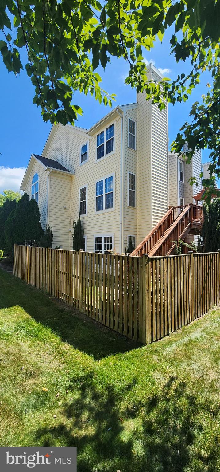 POTOMAC LAKES - Residential Lease