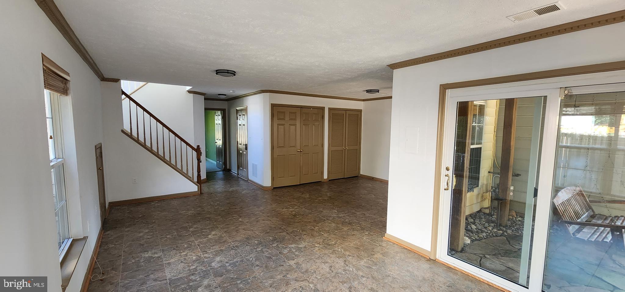 POTOMAC LAKES - Residential Lease