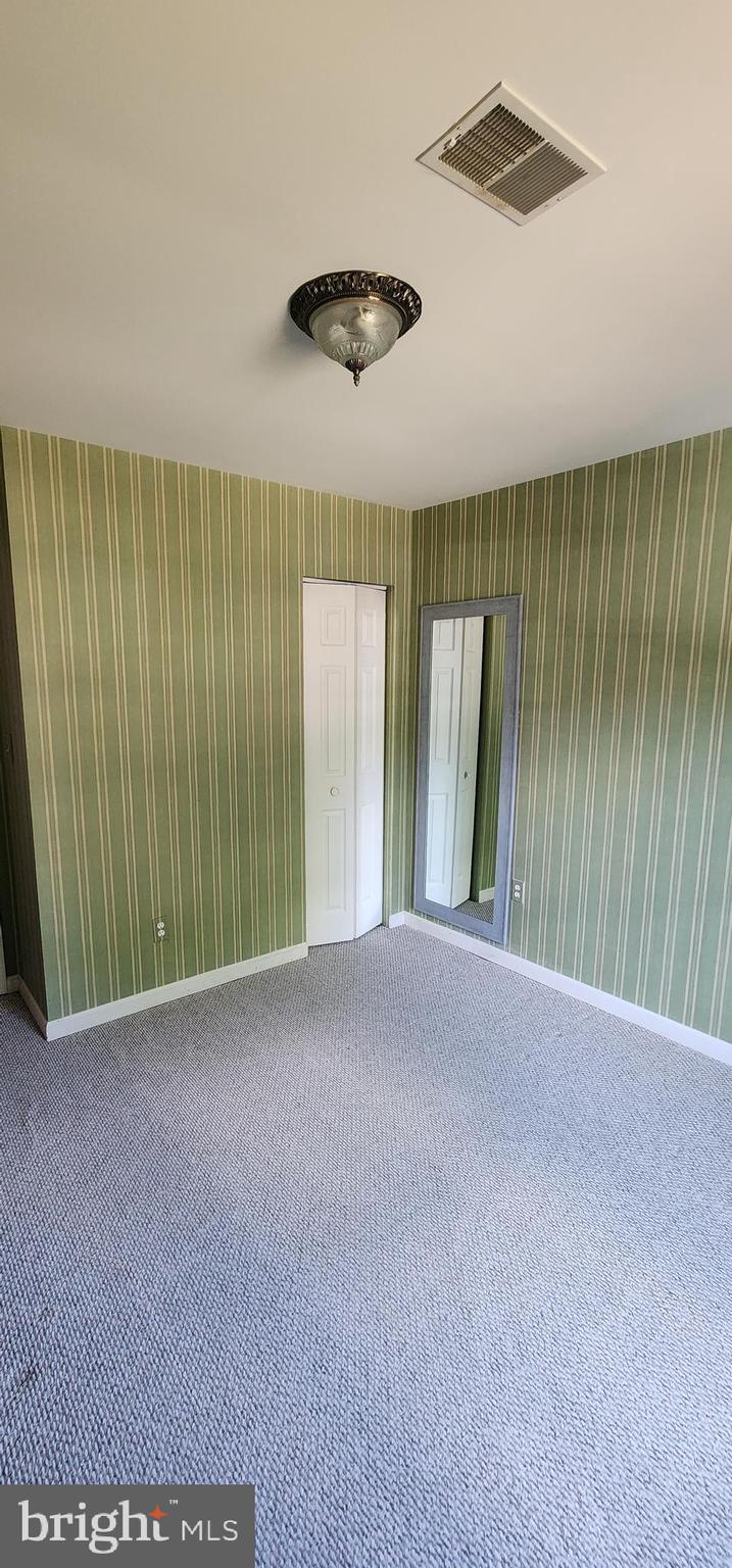 POTOMAC LAKES - Residential Lease