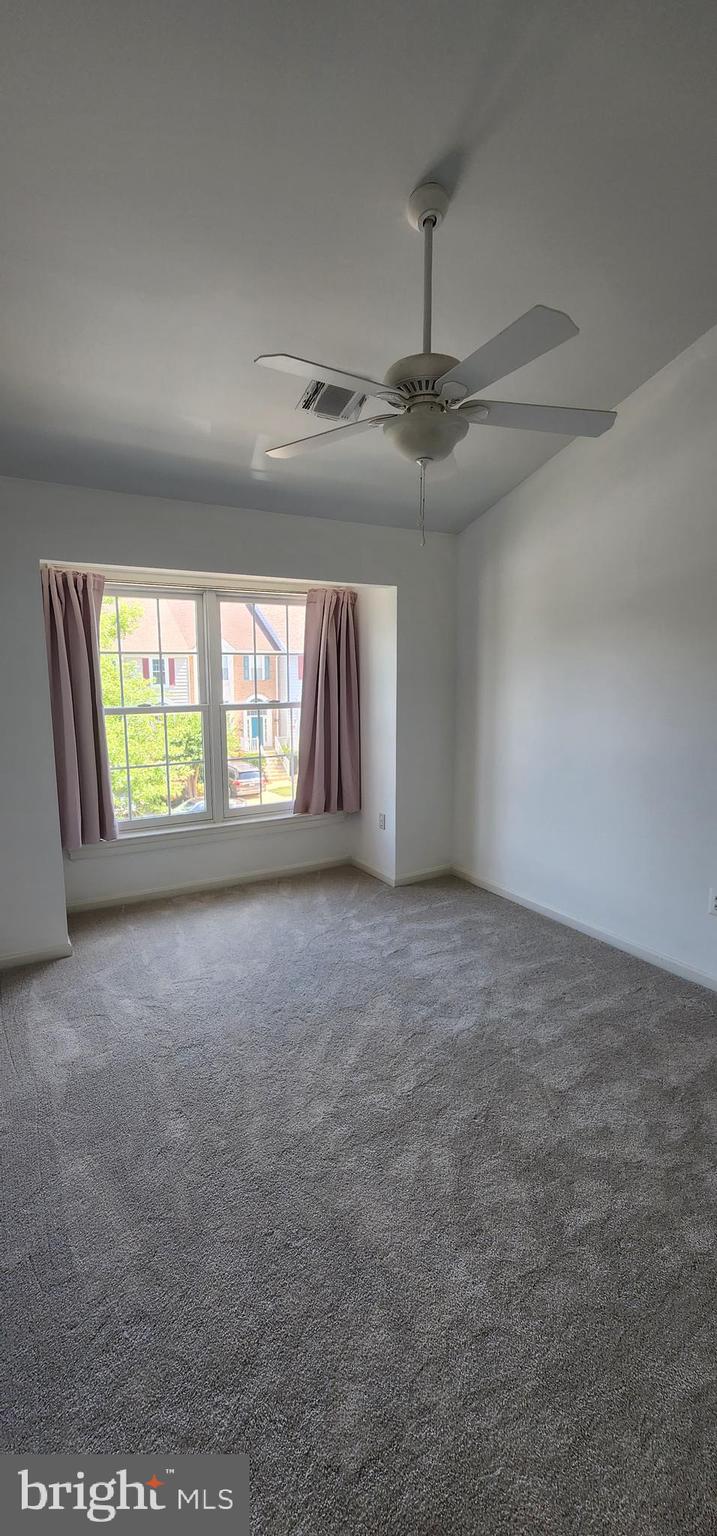 POTOMAC LAKES - Residential Lease