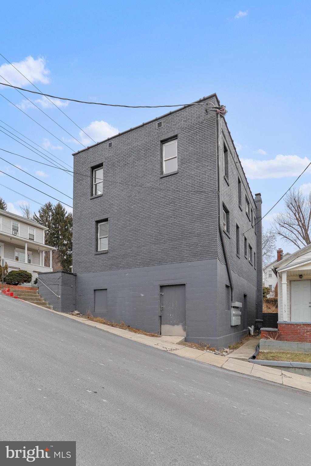 400 - 406 WALNUT STREET