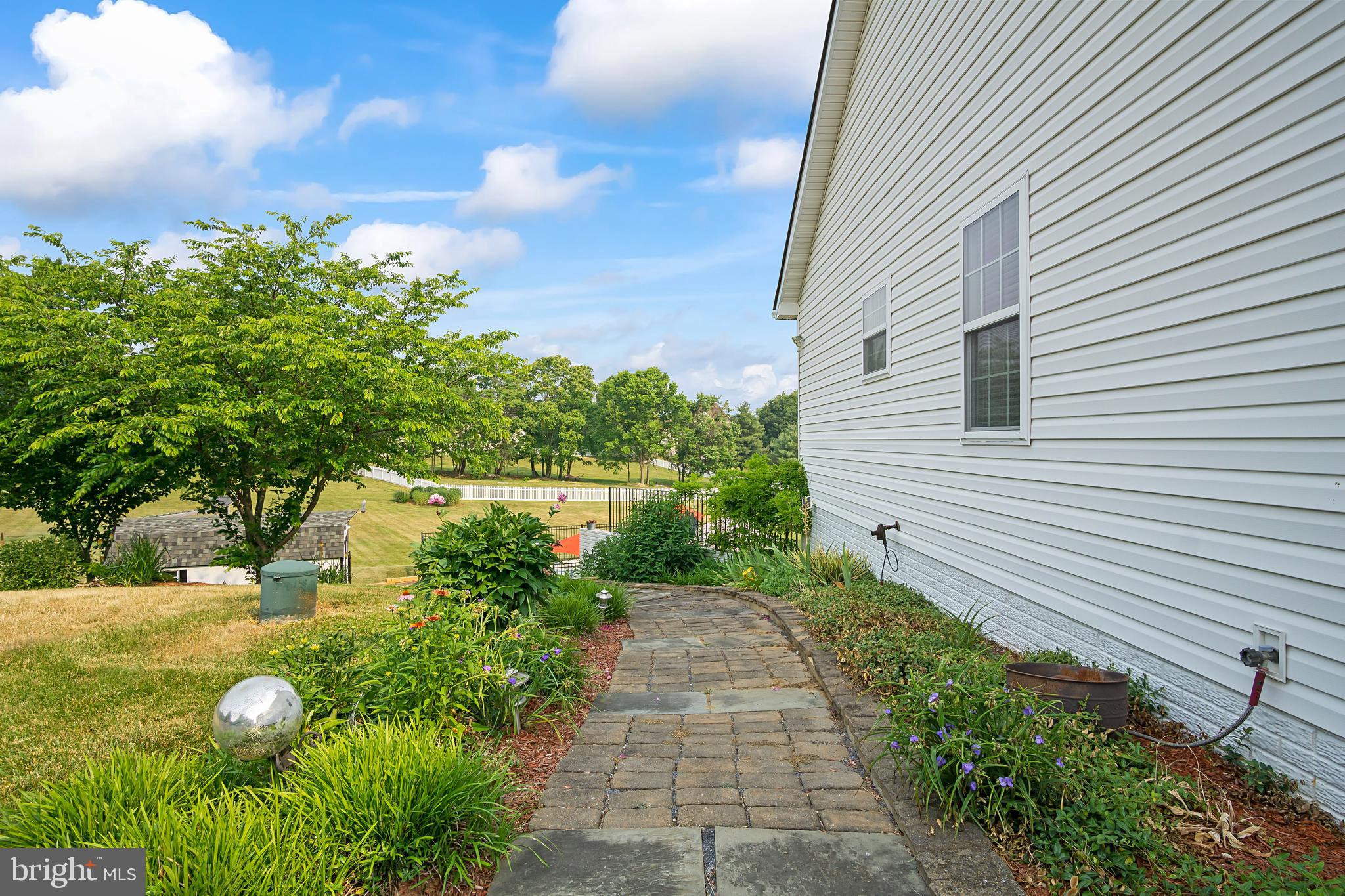 FIELDSTONE - Residential