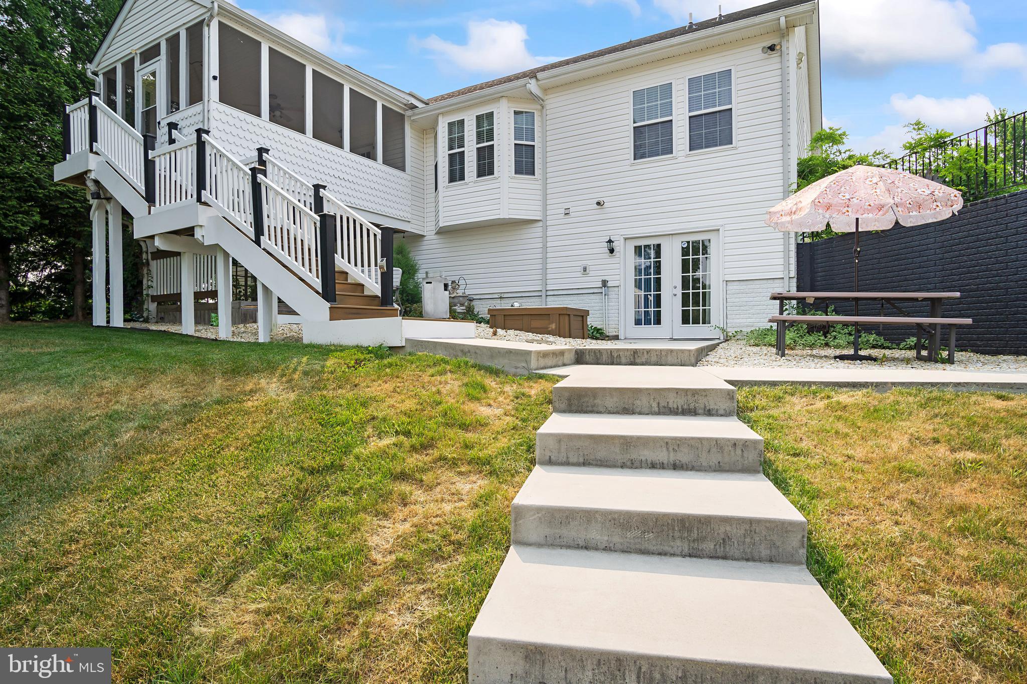 FIELDSTONE - Residential