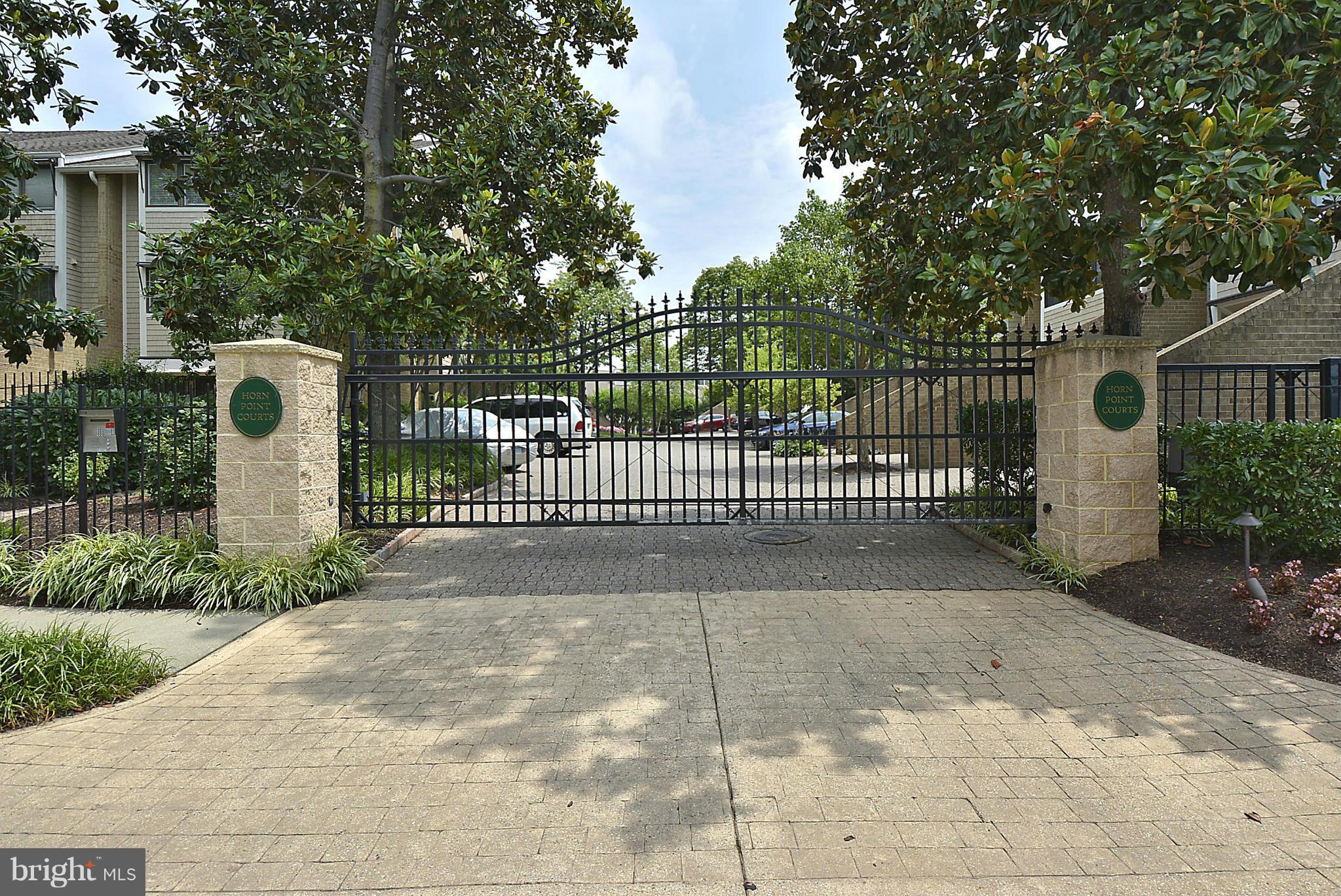 HORN POINT - Residential