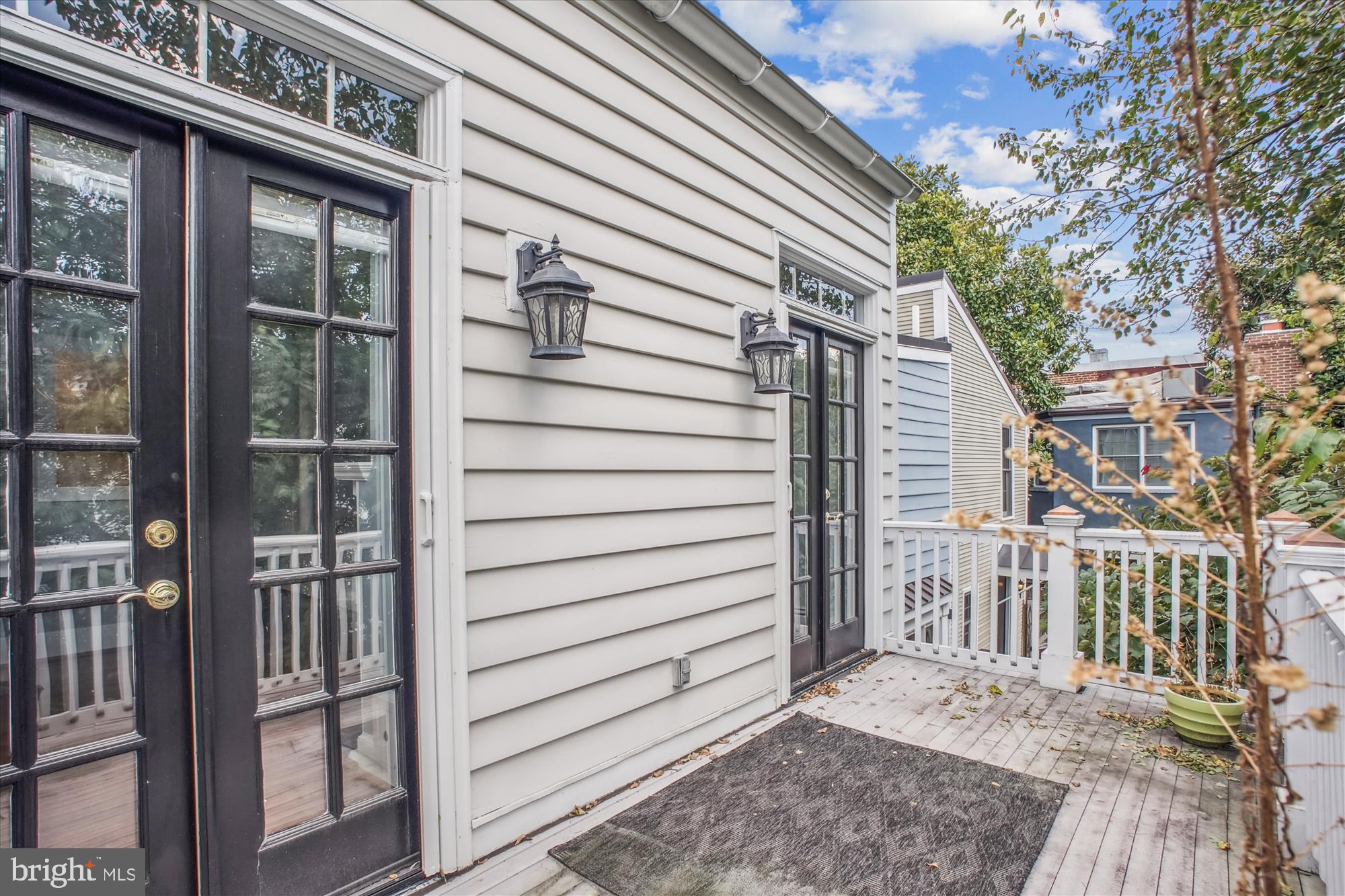 OLD TOWN - Residential Lease