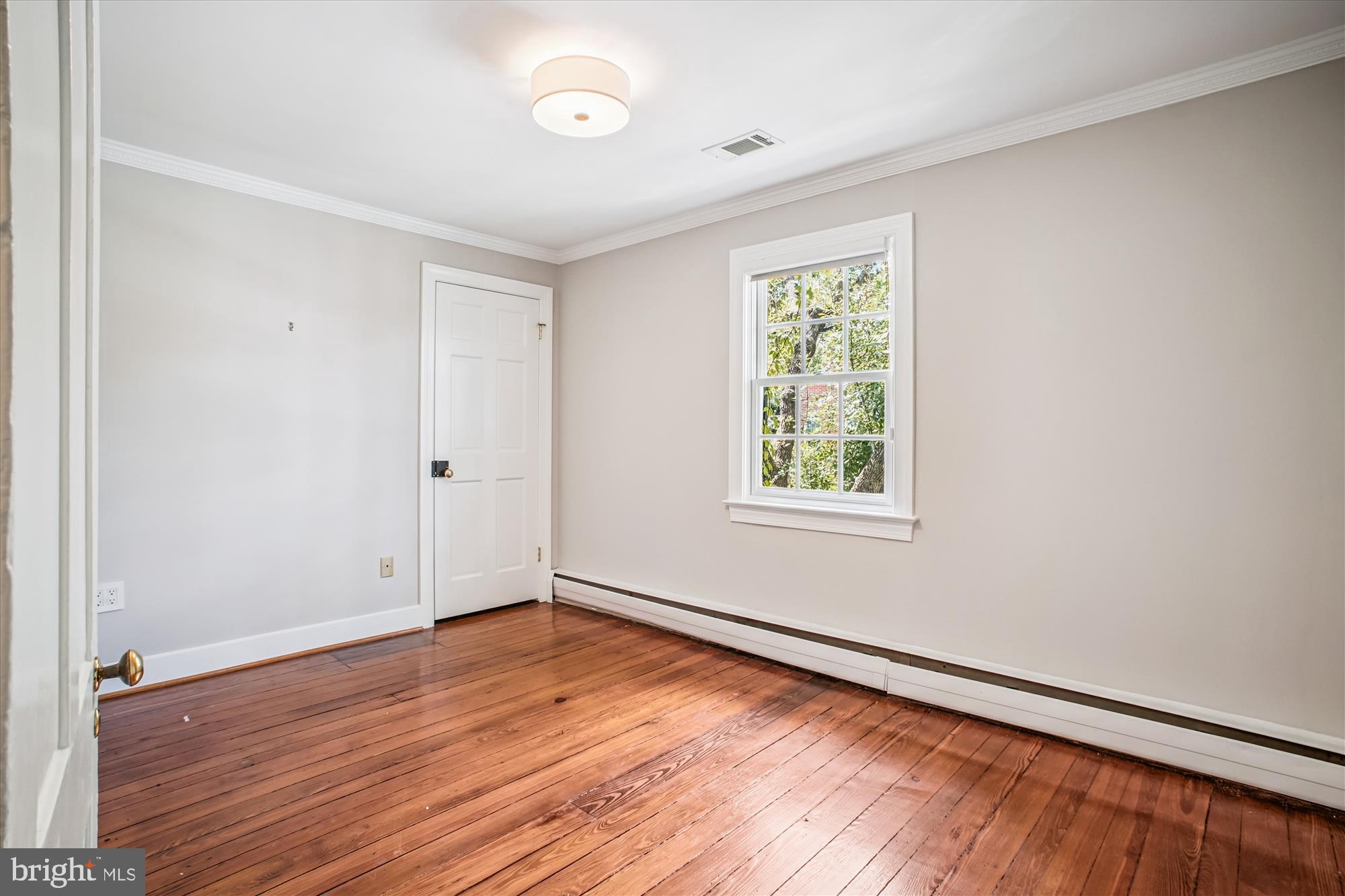 OLD TOWN - Residential Lease