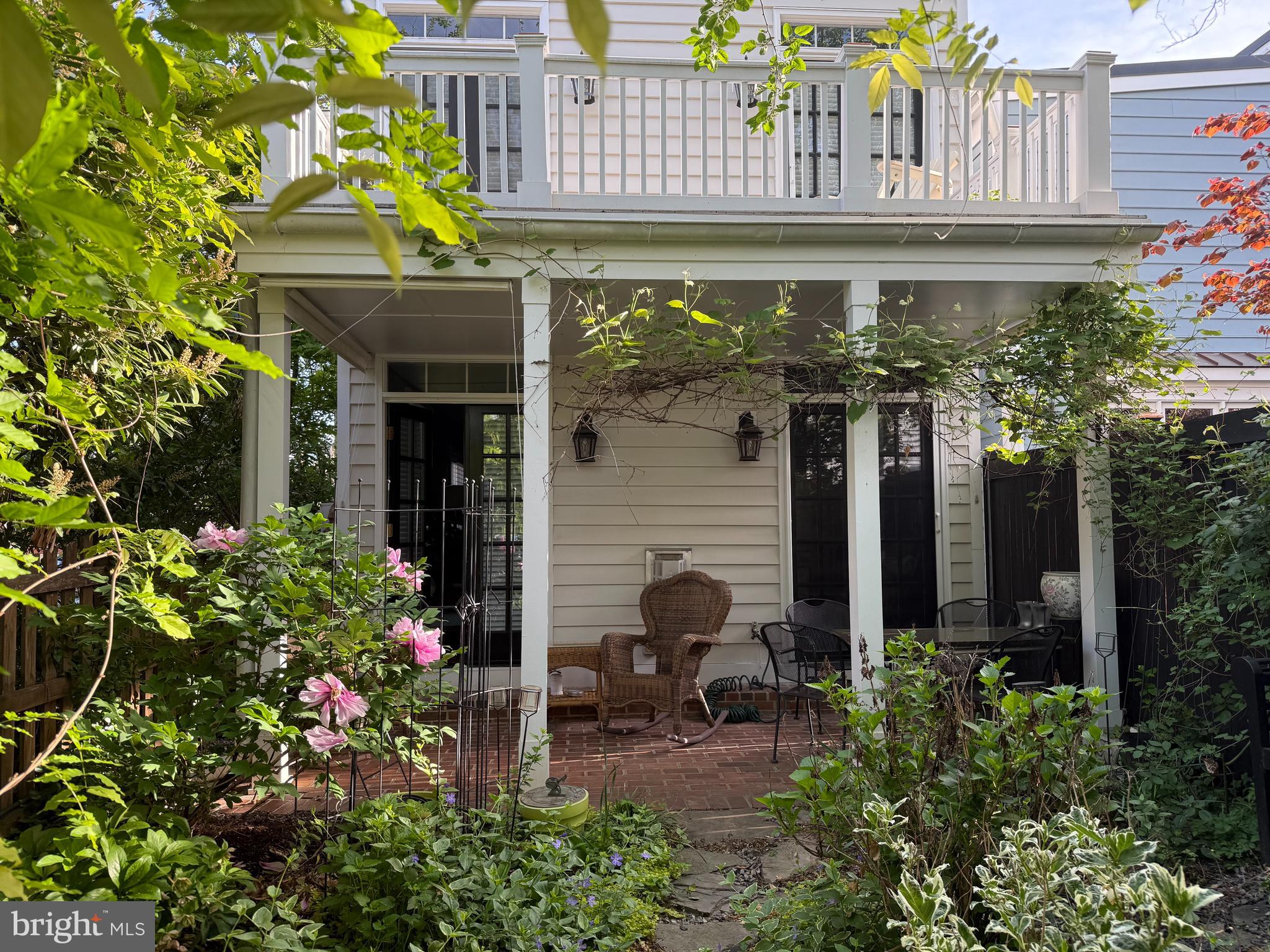 OLD TOWN - Residential Lease