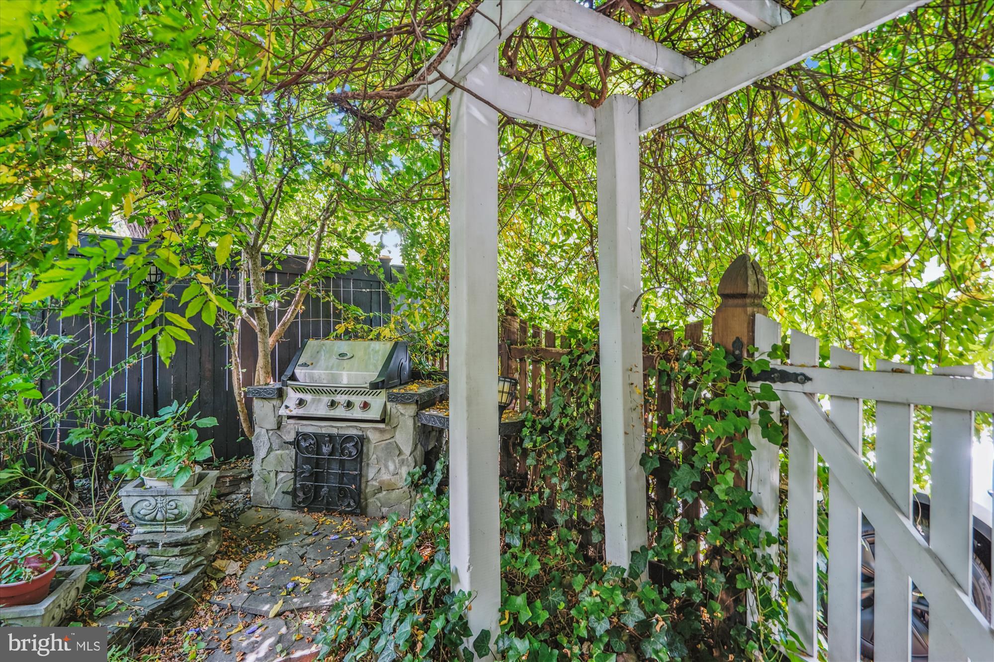 OLD TOWN - Residential Lease