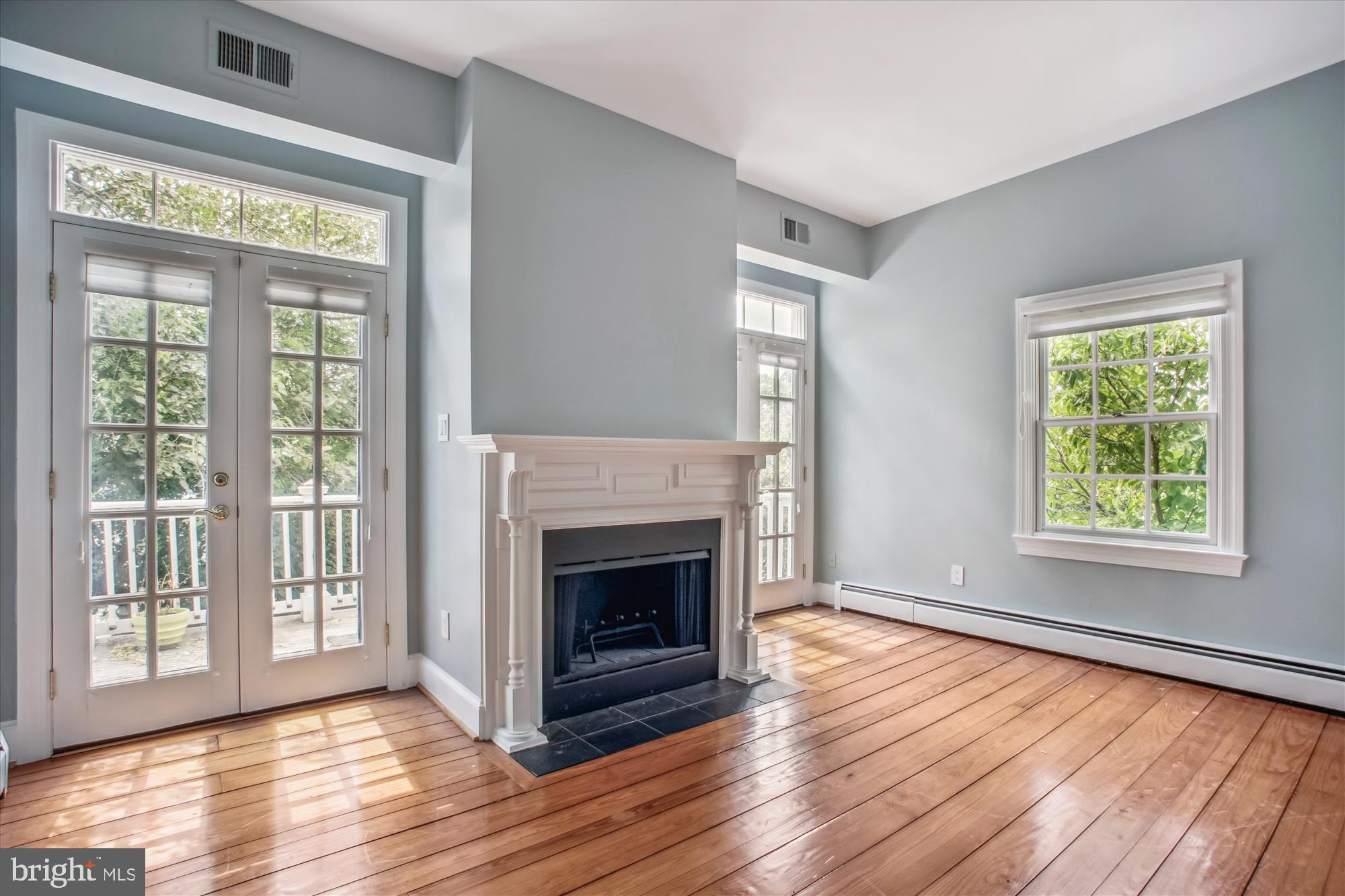 OLD TOWN - Residential Lease