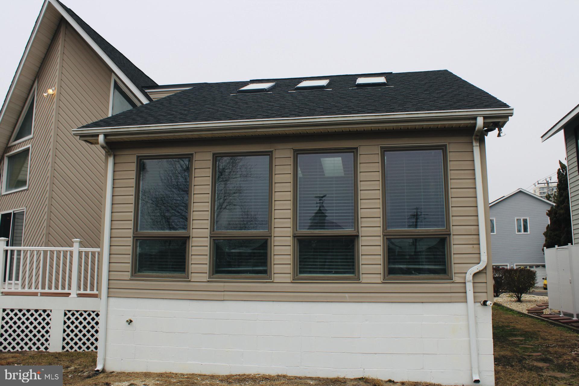 CAINE KEYS II - Residential