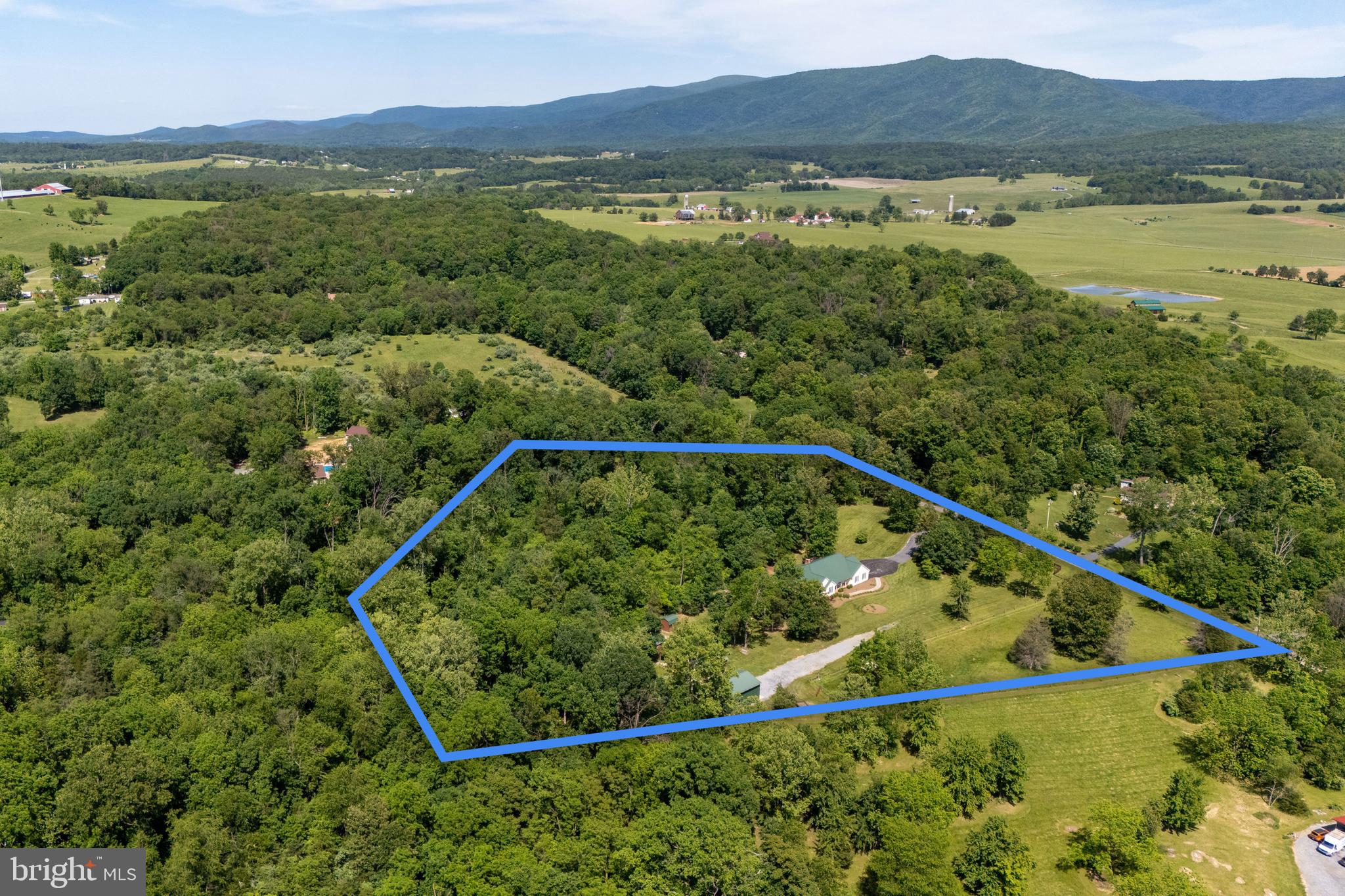 499 MONT VIEW LANE