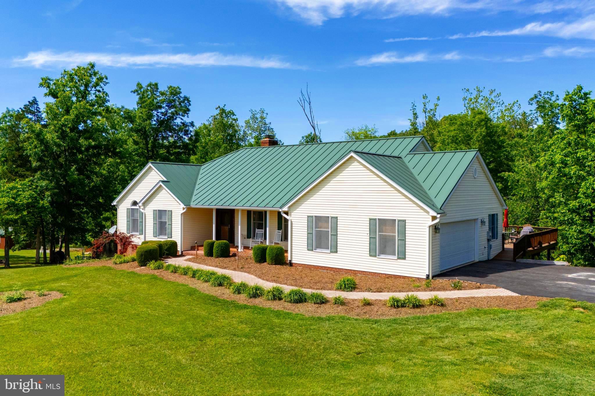 499 MONT VIEW LANE