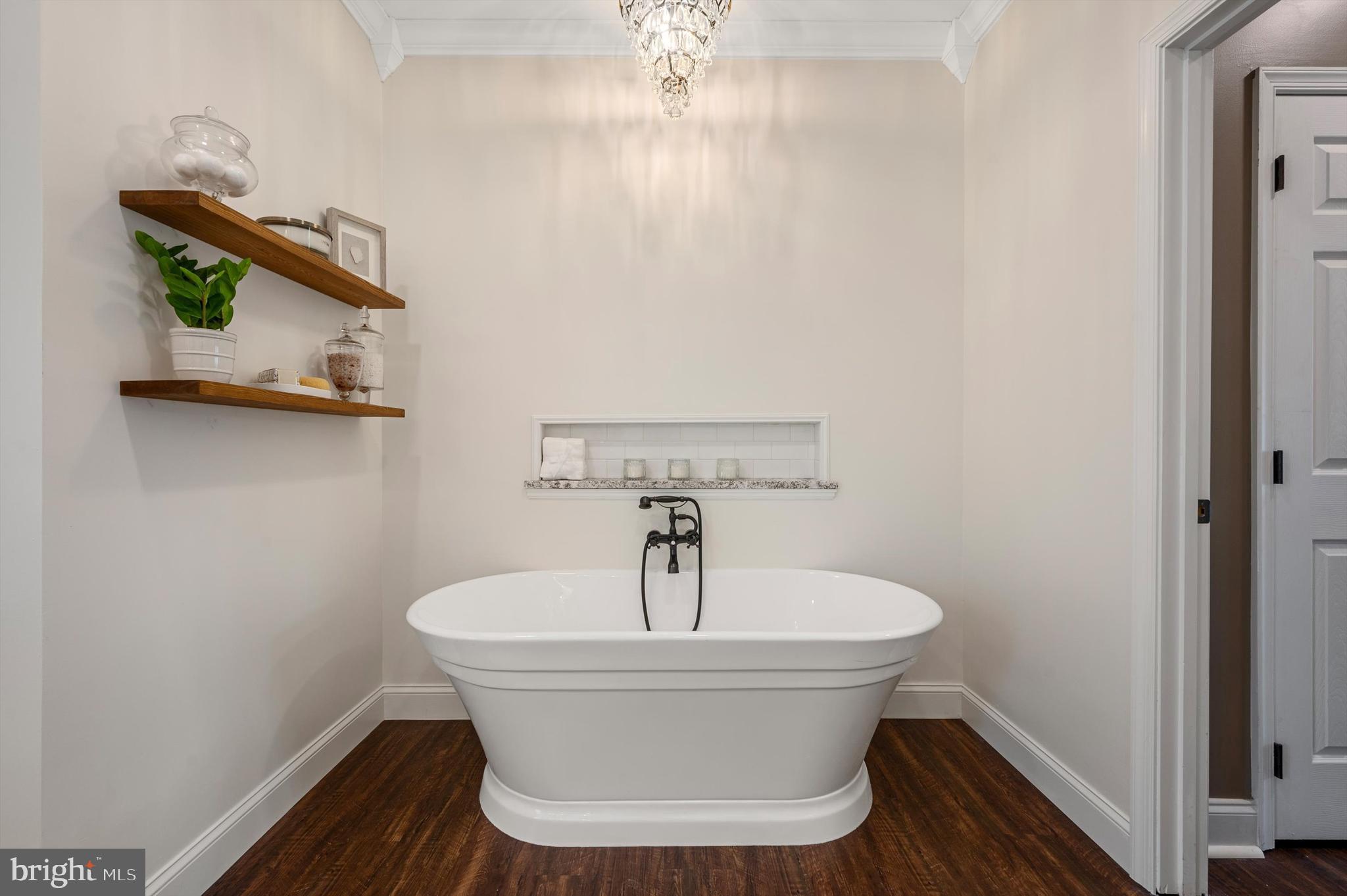 DEMORY FARM - Residential