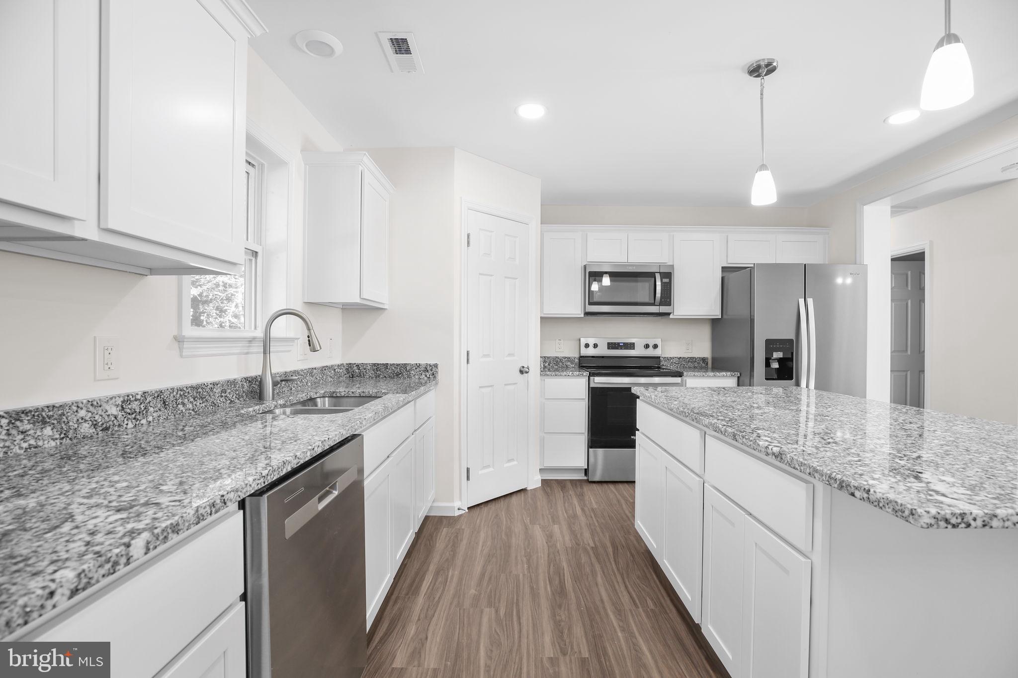 LAKE ARROWHEAD - Residential