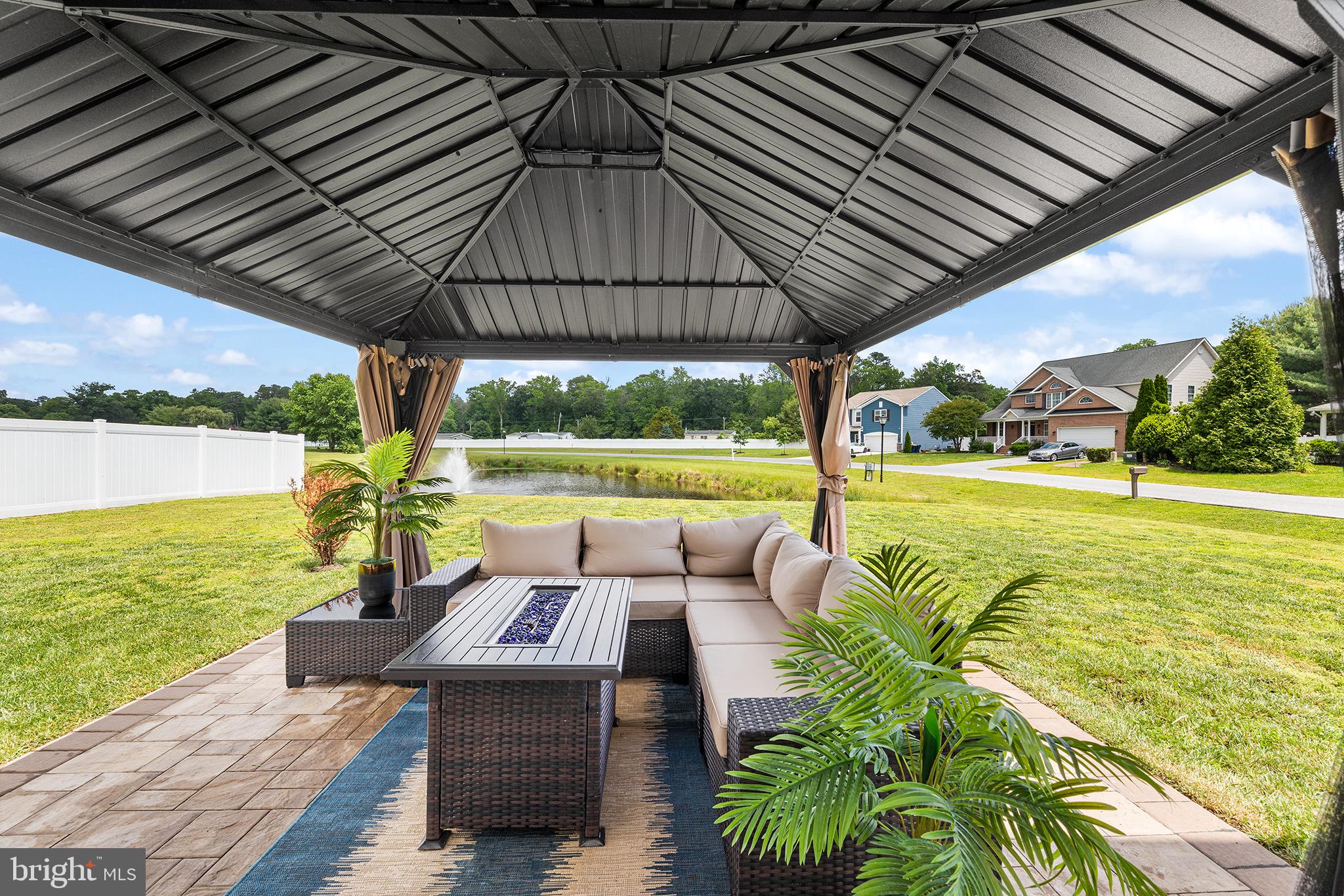 COUNTRY GROVE - Residential