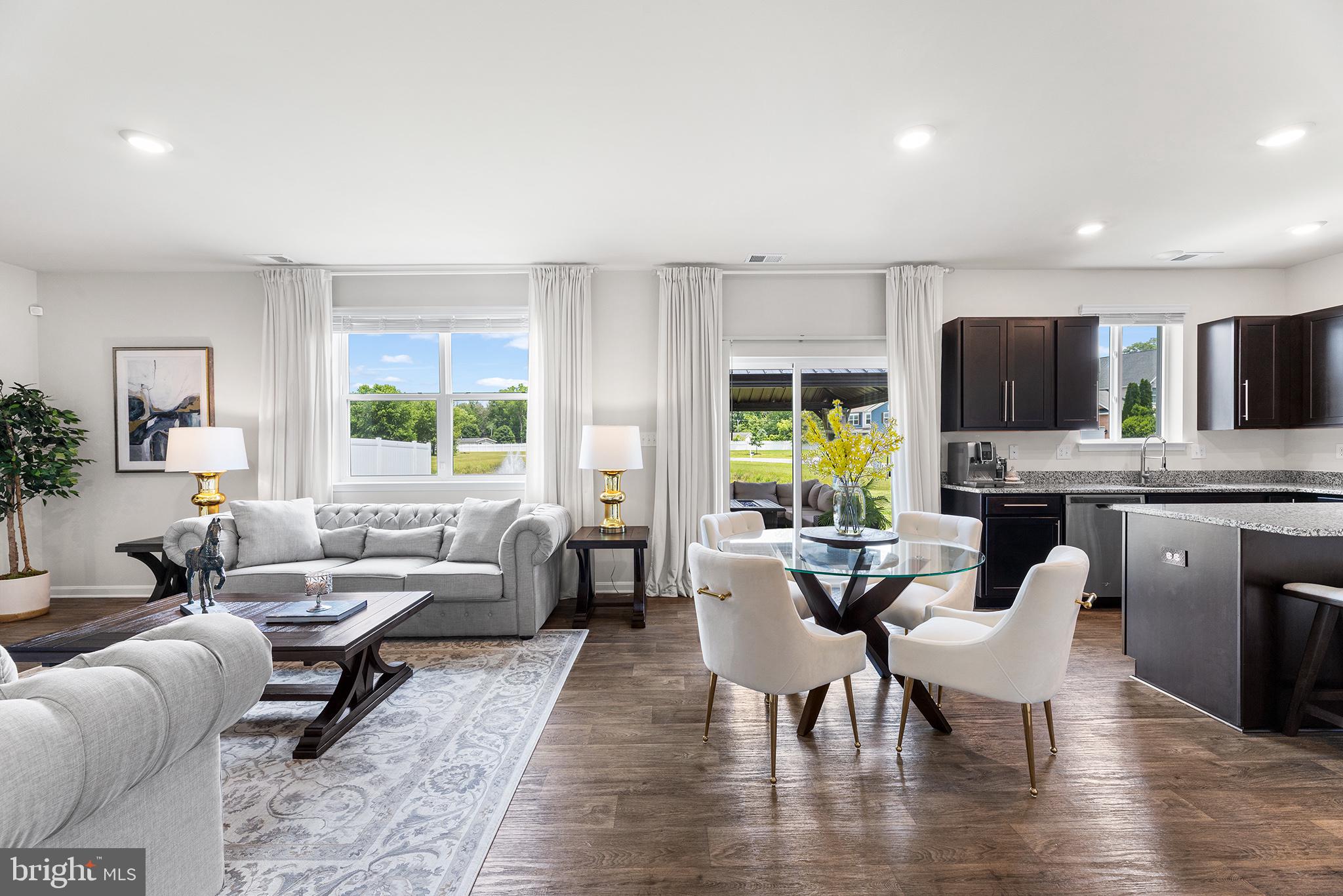 COUNTRY GROVE - Residential