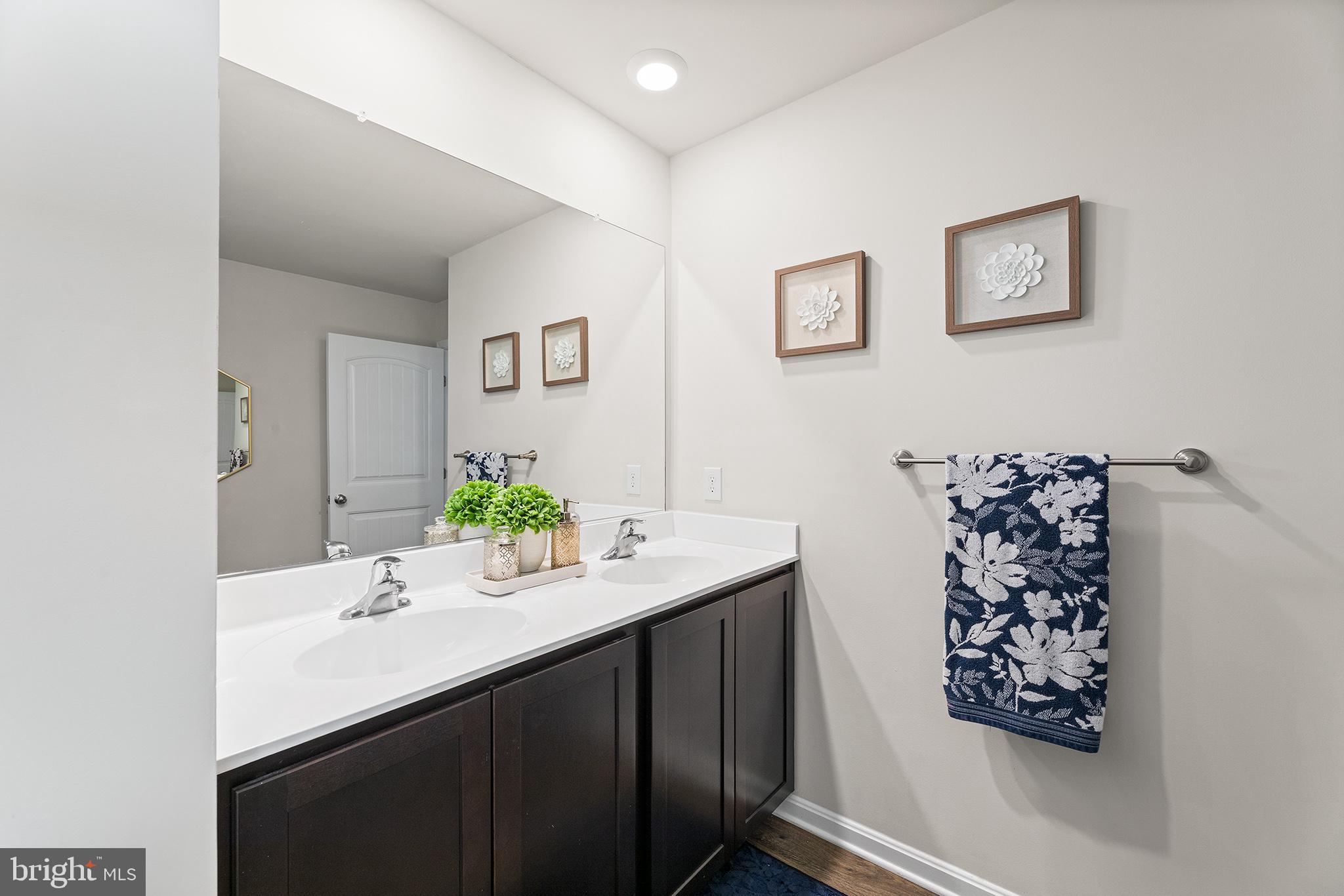 COUNTRY GROVE - Residential