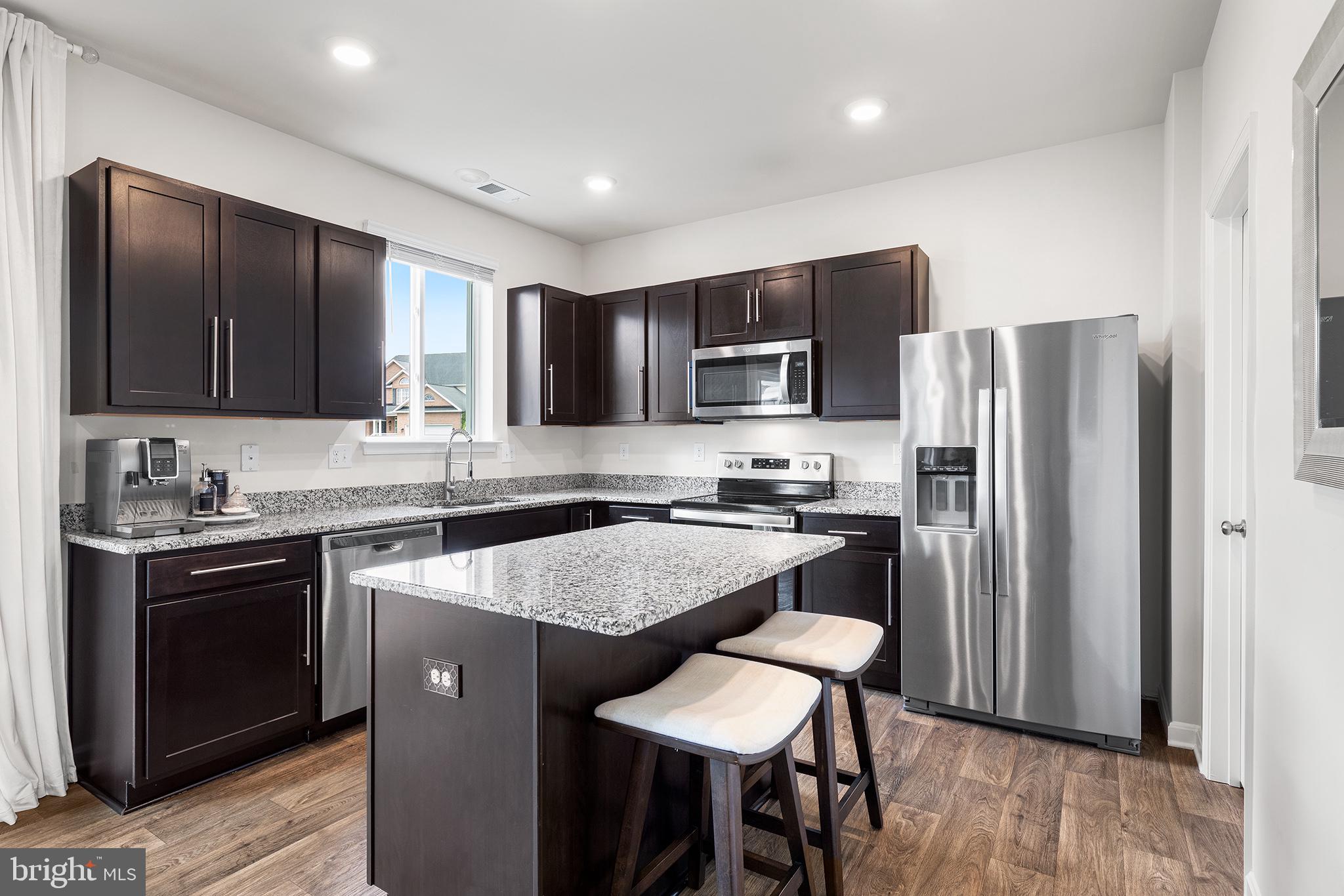 COUNTRY GROVE - Residential