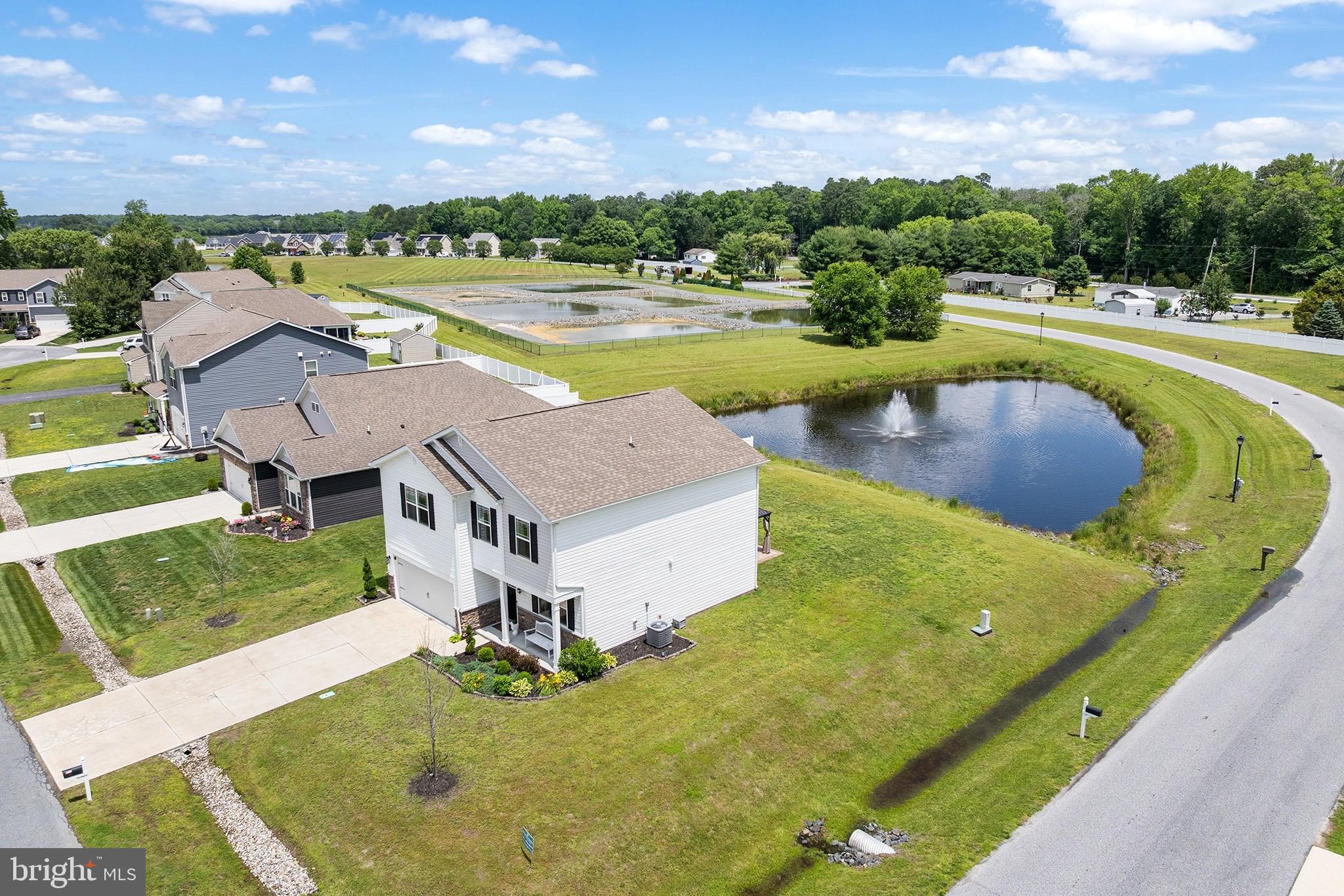 COUNTRY GROVE - Residential