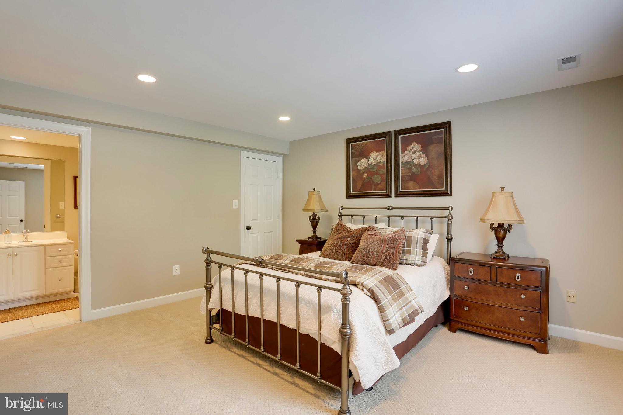 AYRLAWN - Residential